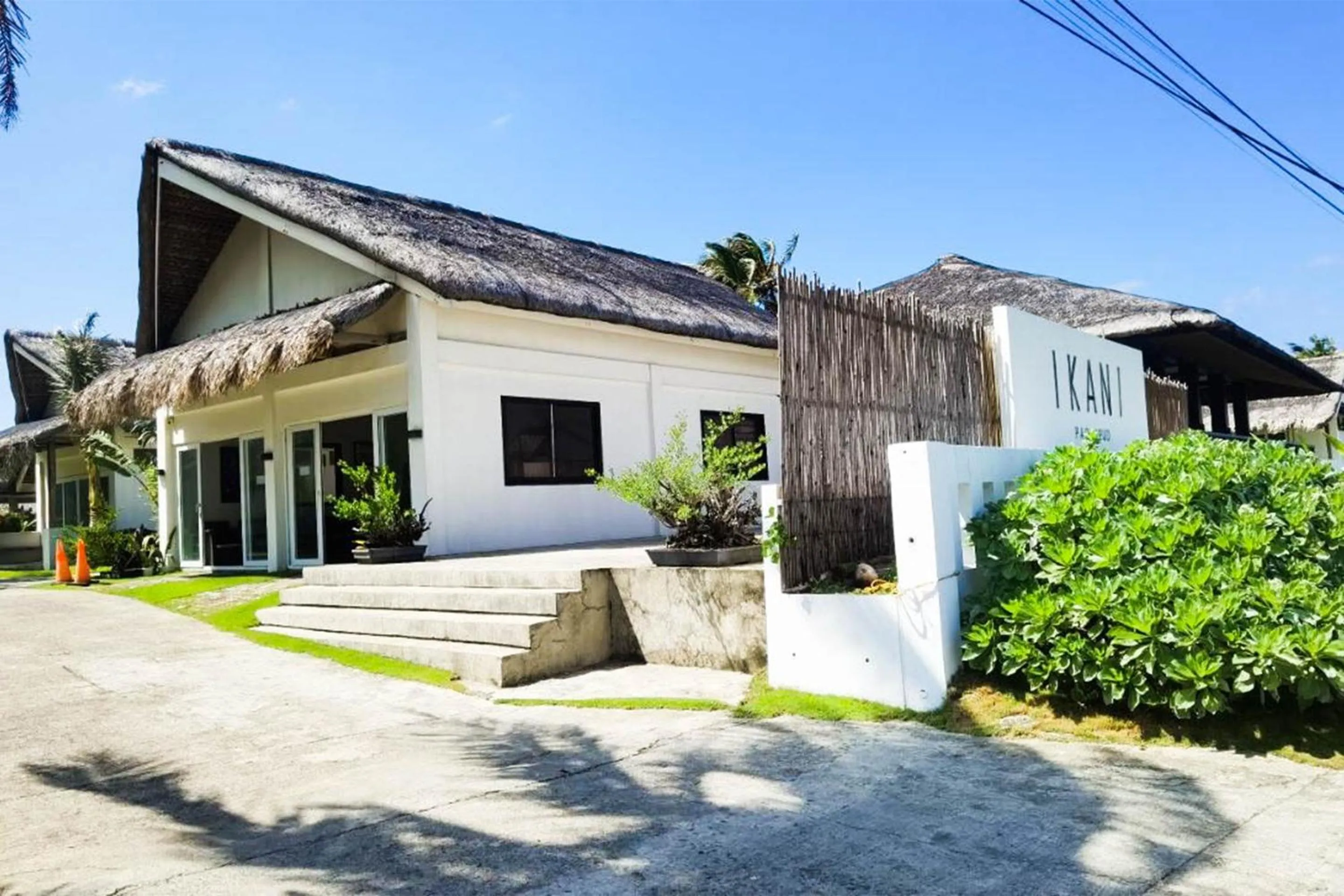 Property building in Ikani Surf Resort