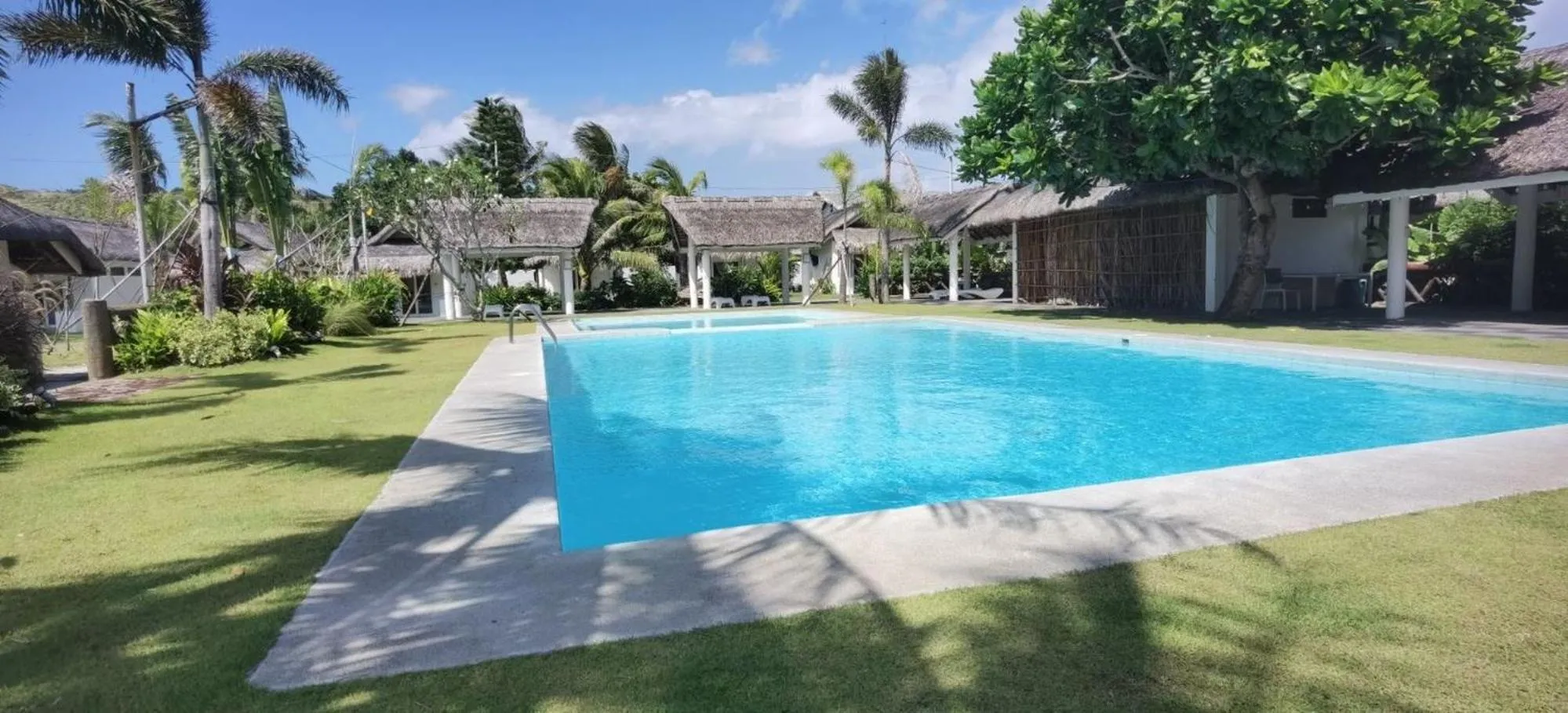 Swimming pool in Ikani Surf Resort