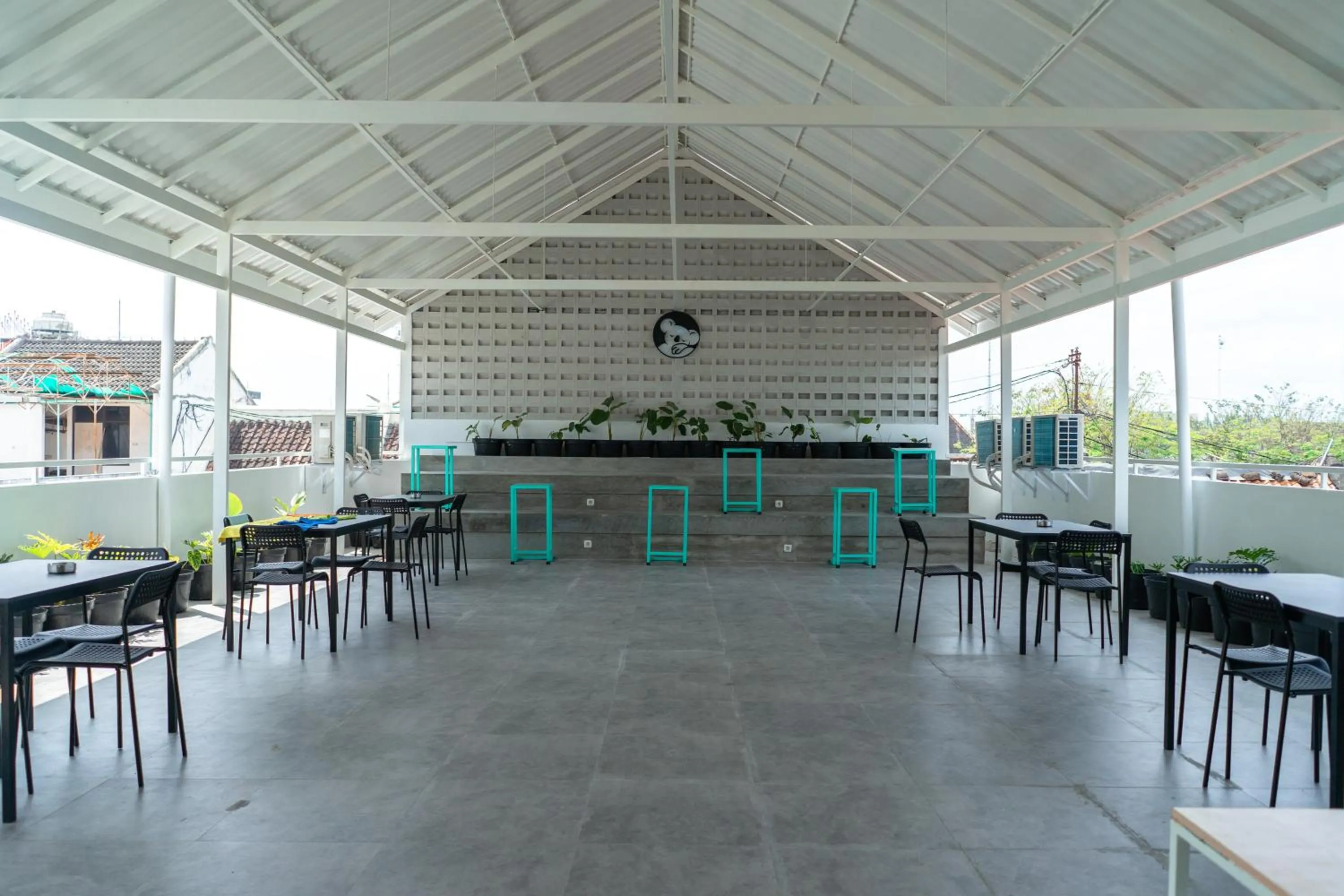 Communal lounge/ TV room in Bobopod Malioboro, Yogyakarta