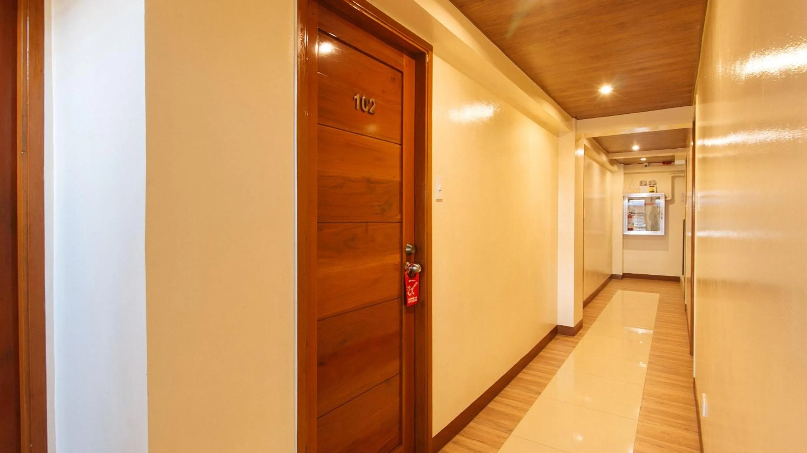 Floor plan in RedDoorz Plus near Uptown BGC Mall