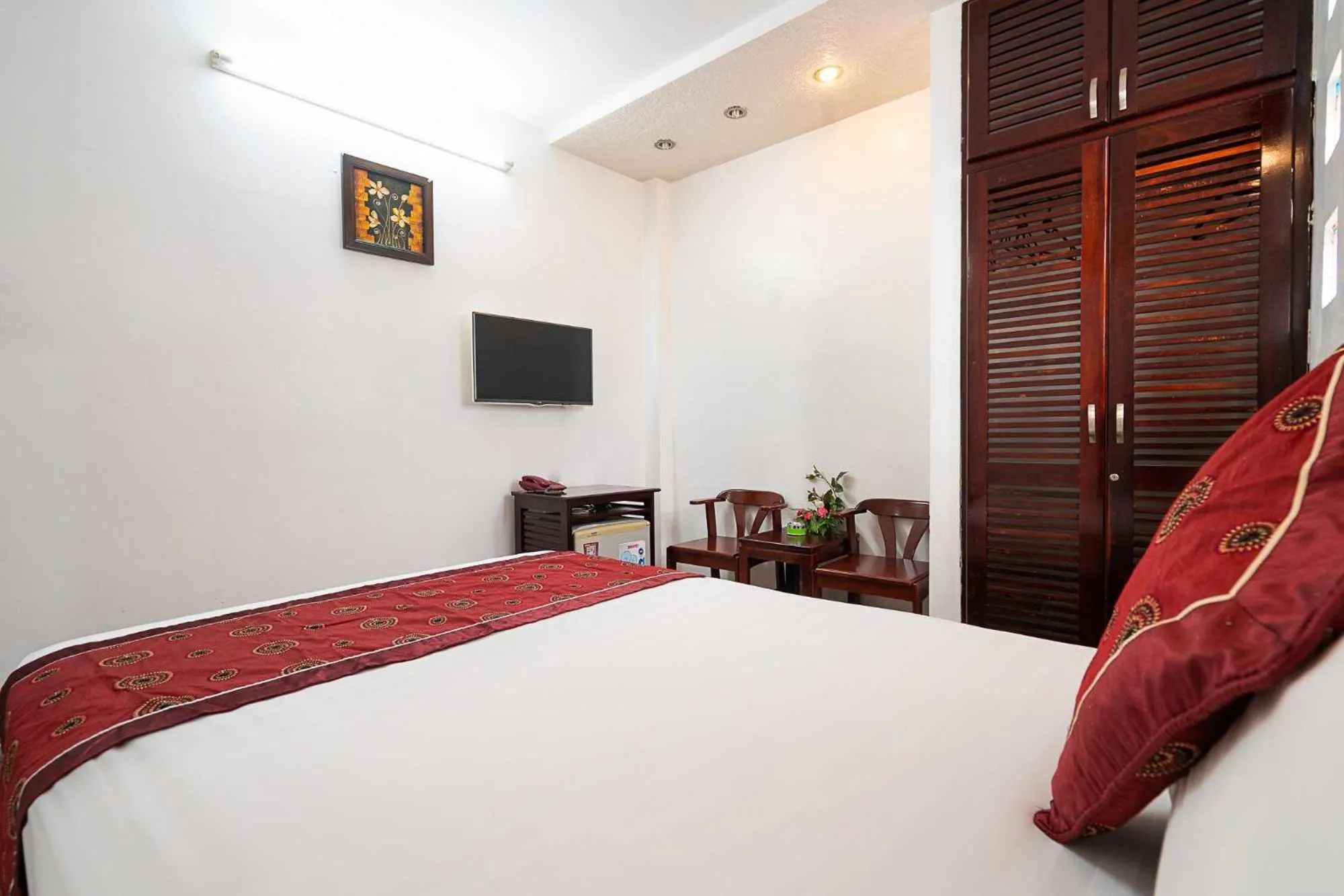 Bedroom, Bed in Collection O Dinh Dinh Hotel - Near Tan Son Nhat Airport