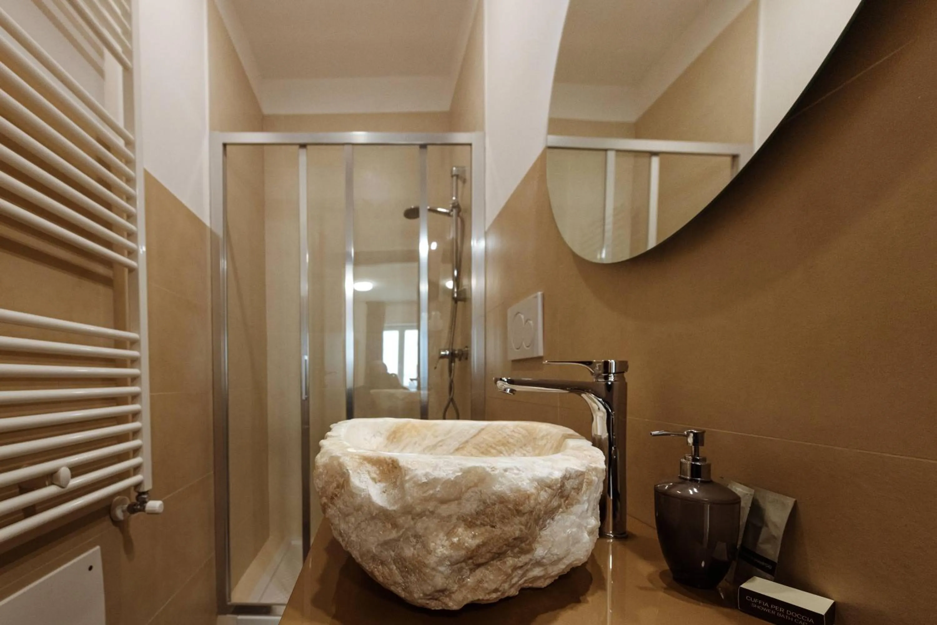 Shower in BaroccoSuite