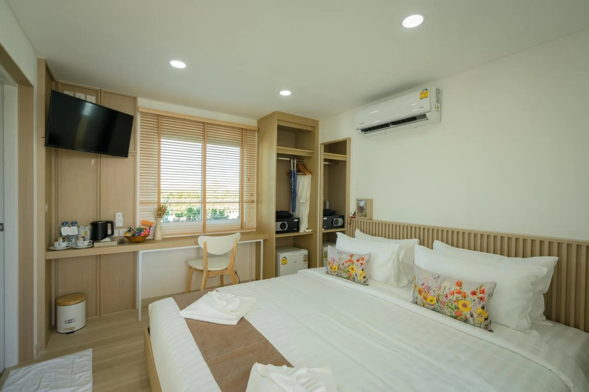 Bed in Saksiam Lakeside Resort