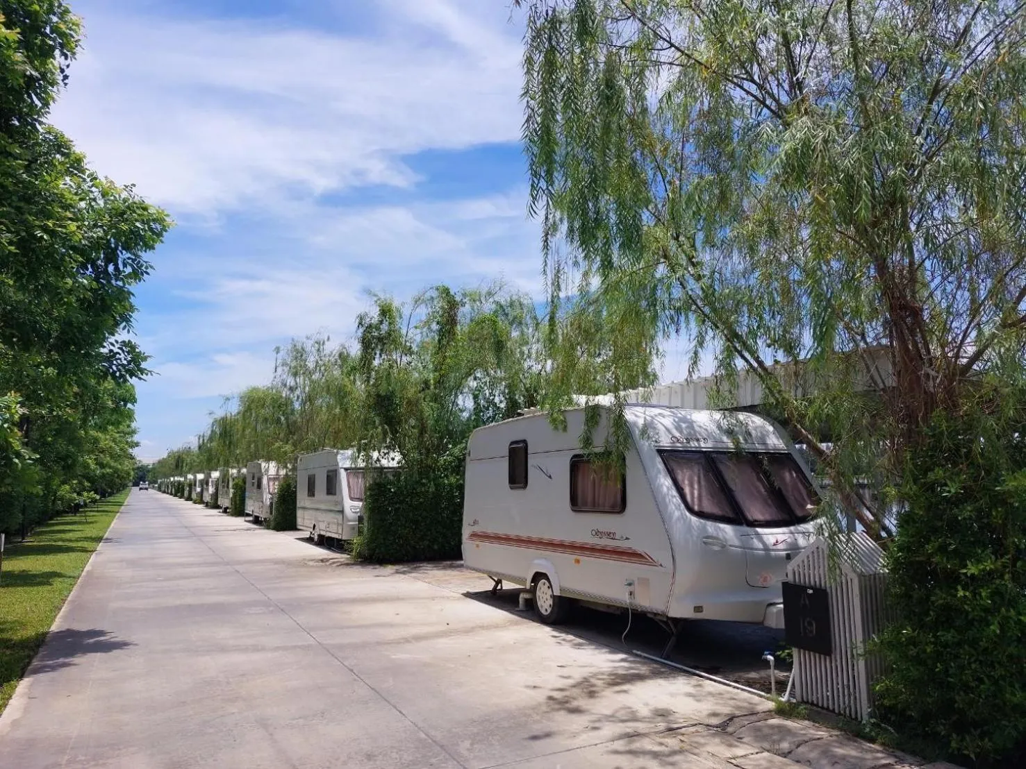 Saksiam Lakeside Resort