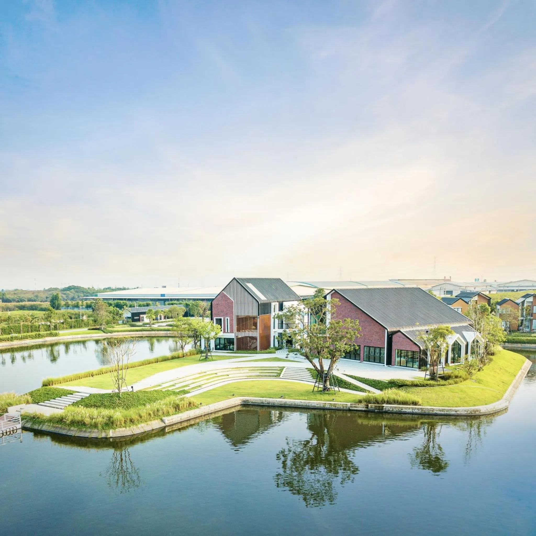 Saksiam Lakeside Resort