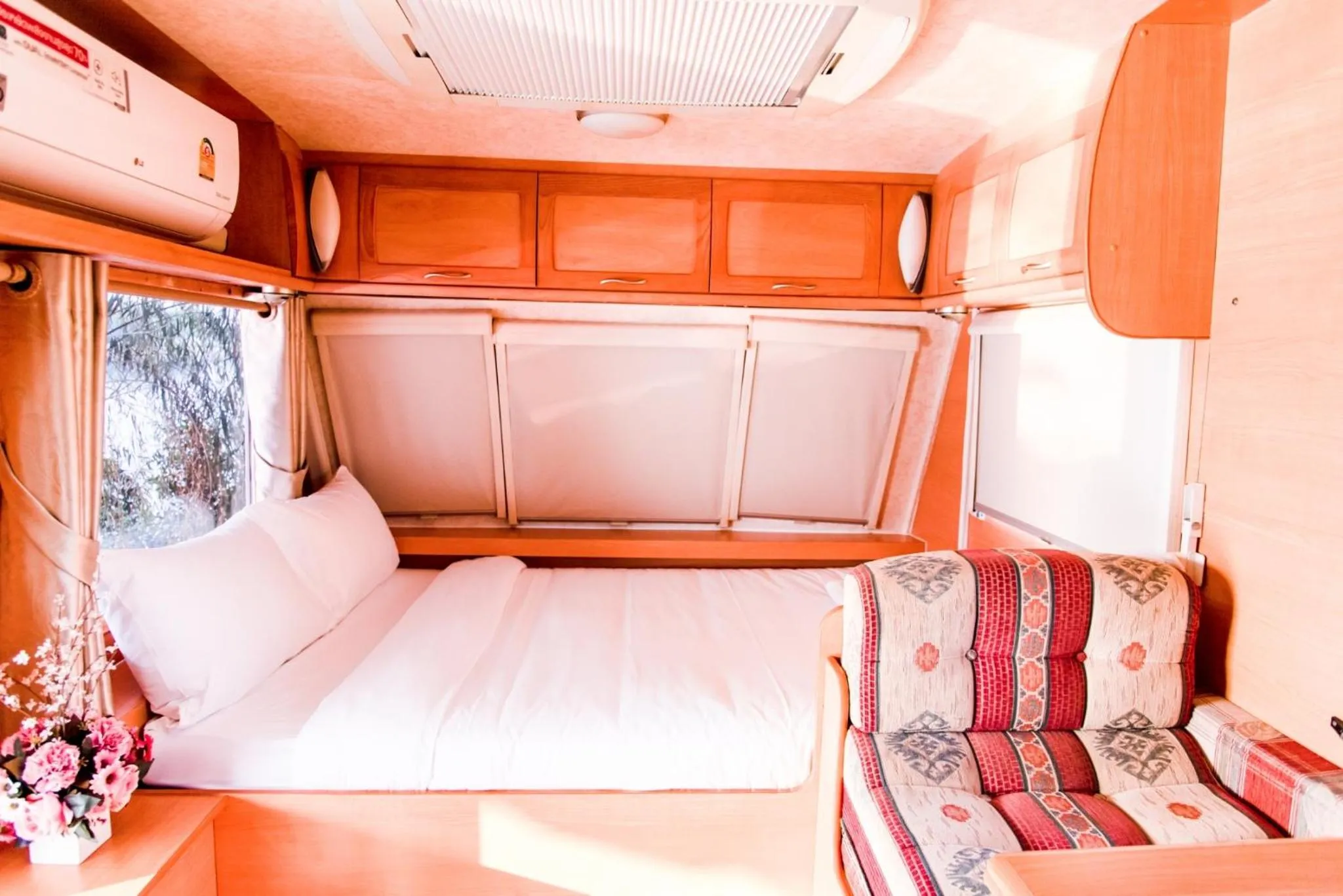 Bed in Saksiam Lakeside Resort