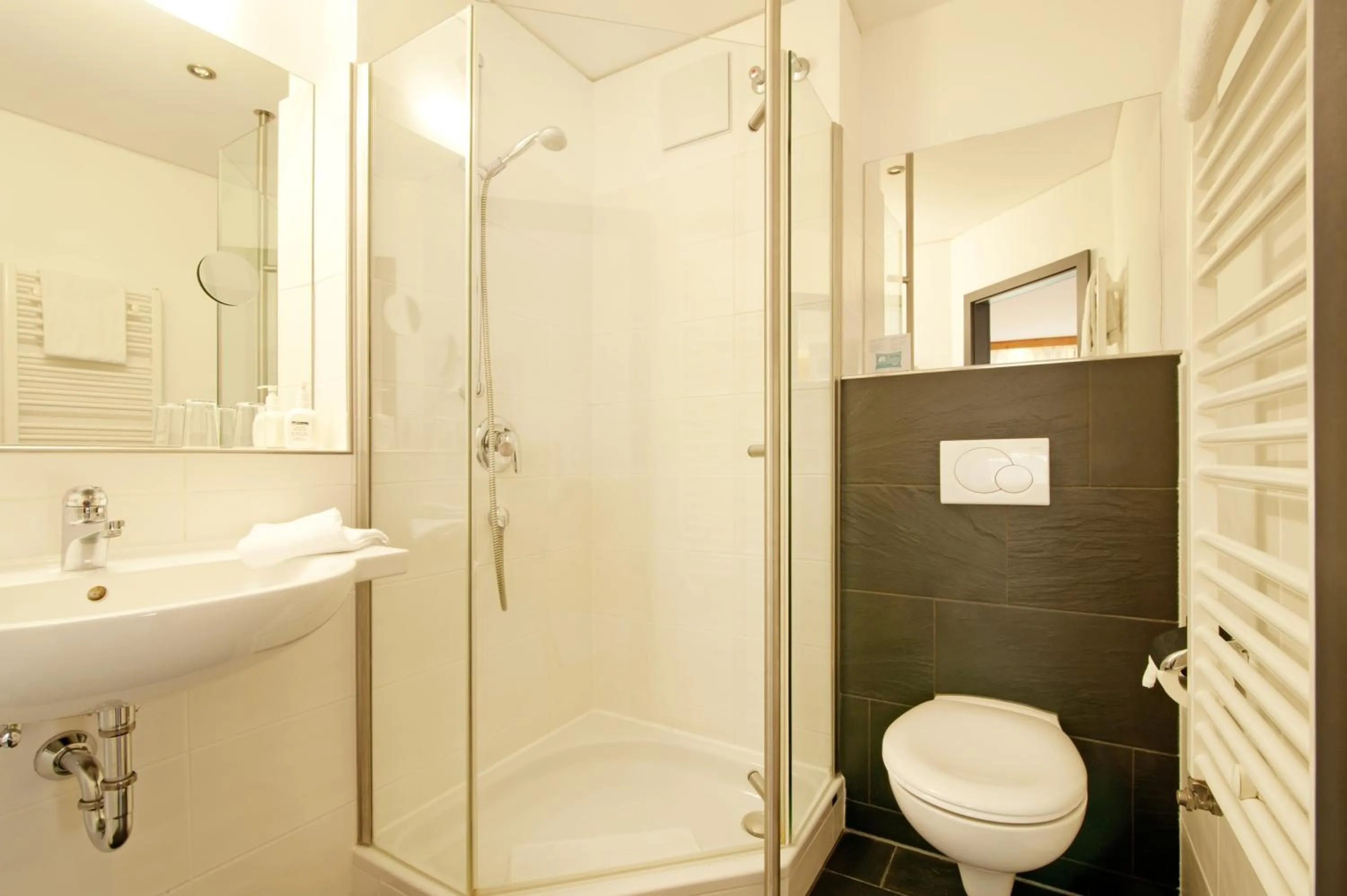 Bathroom in Hotel Oberstdorf