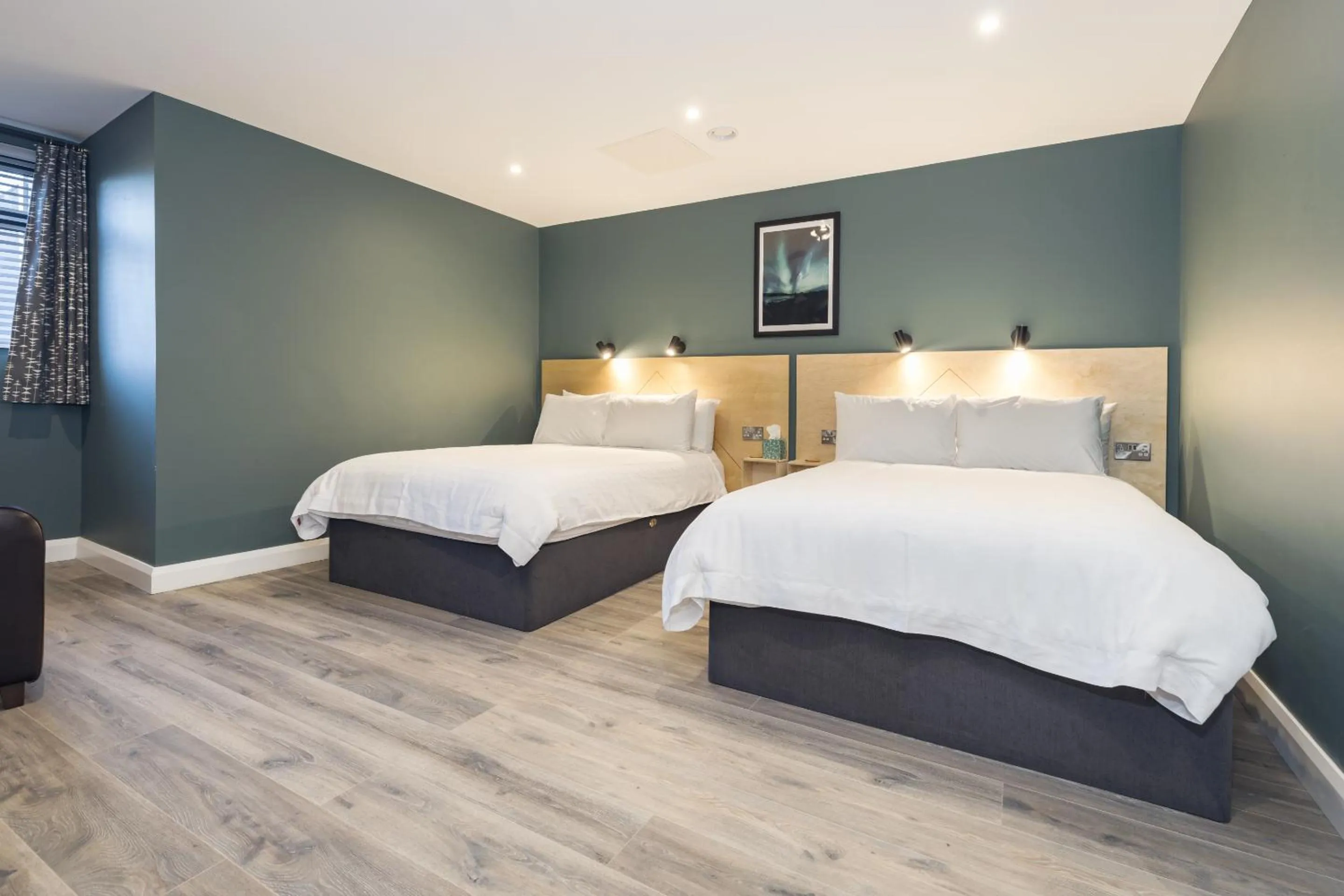 Bedroom, Bed in Port 56