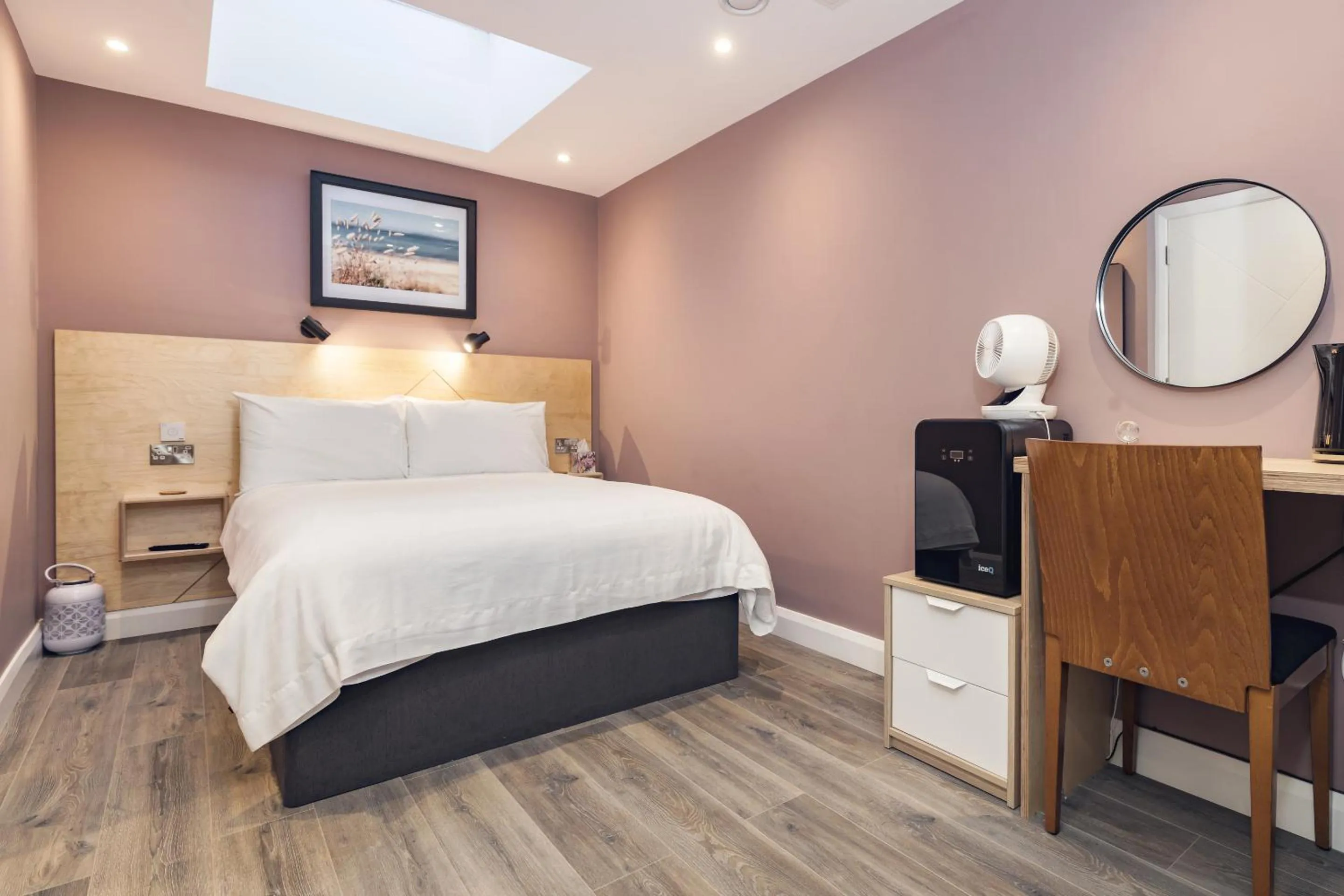 Bedroom, Bed in Port 56