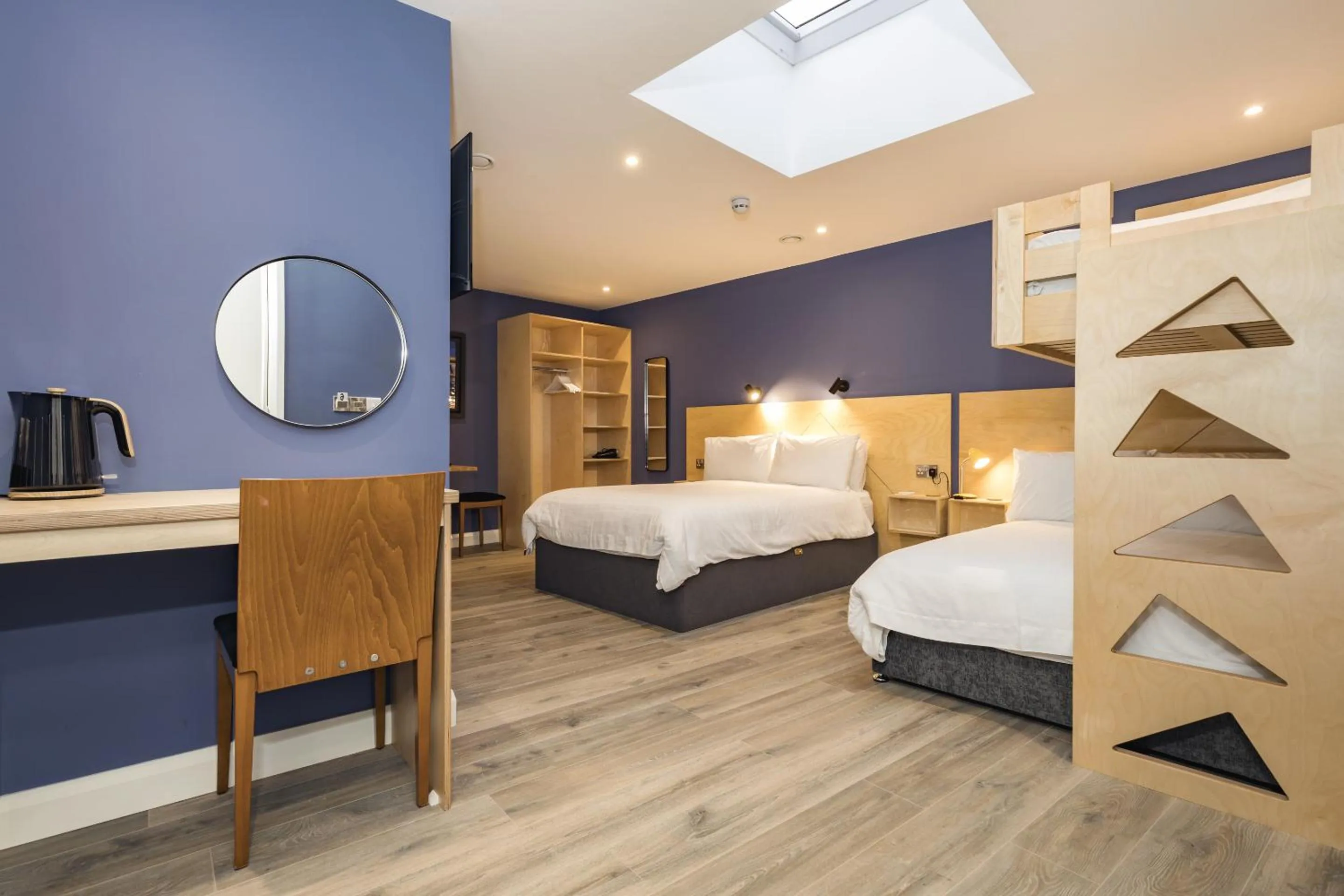 Bedroom, Bed in Port 56