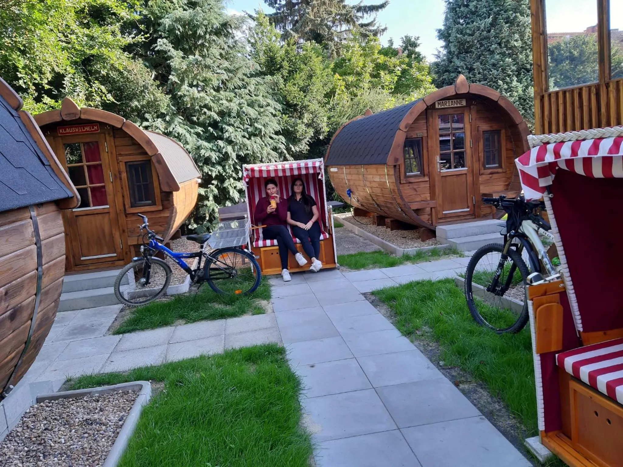 group of guests in Hotel Columbus und Glamping