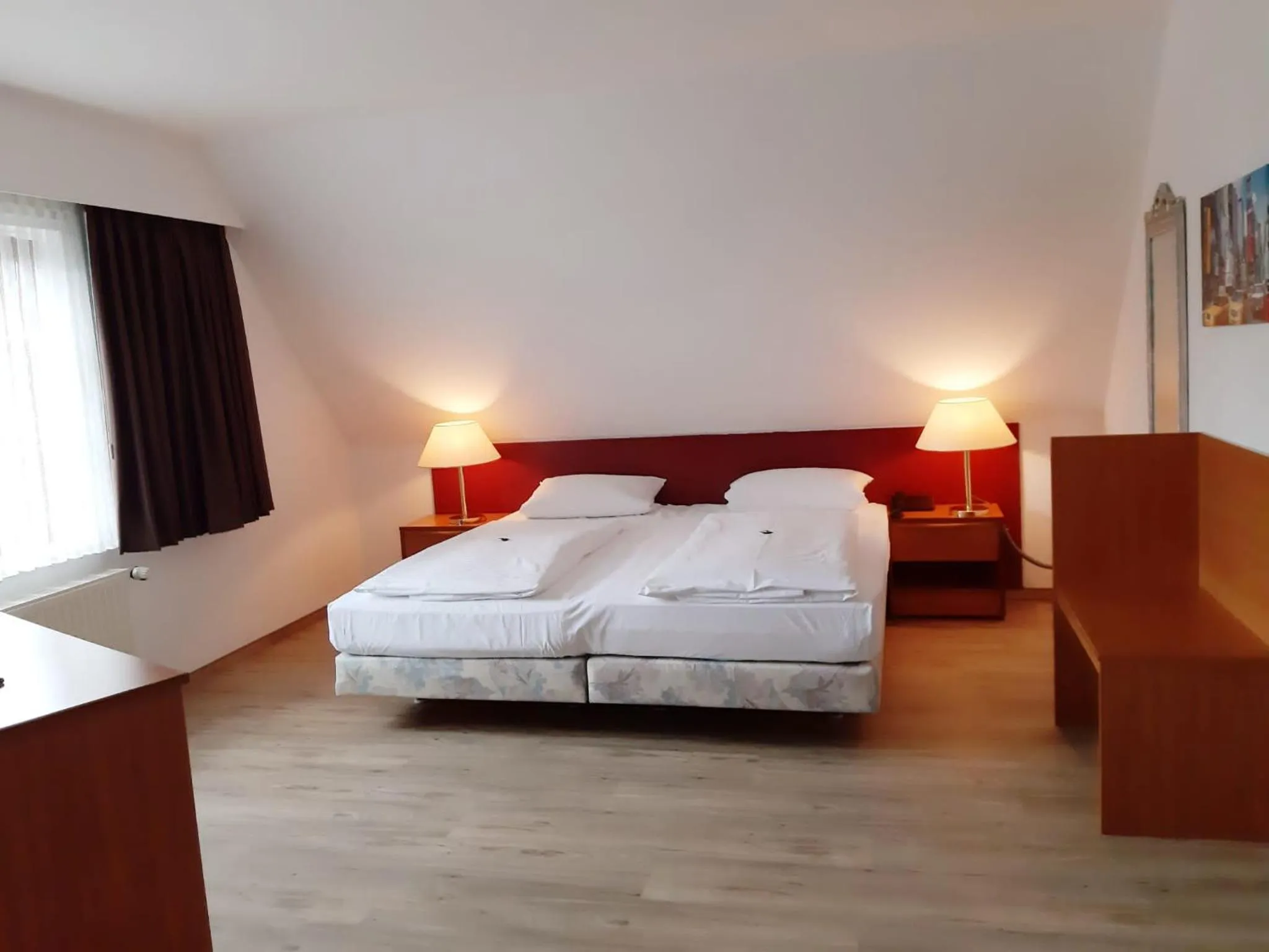 Photo of the whole room, Bed in Hotel Columbus und Glamping