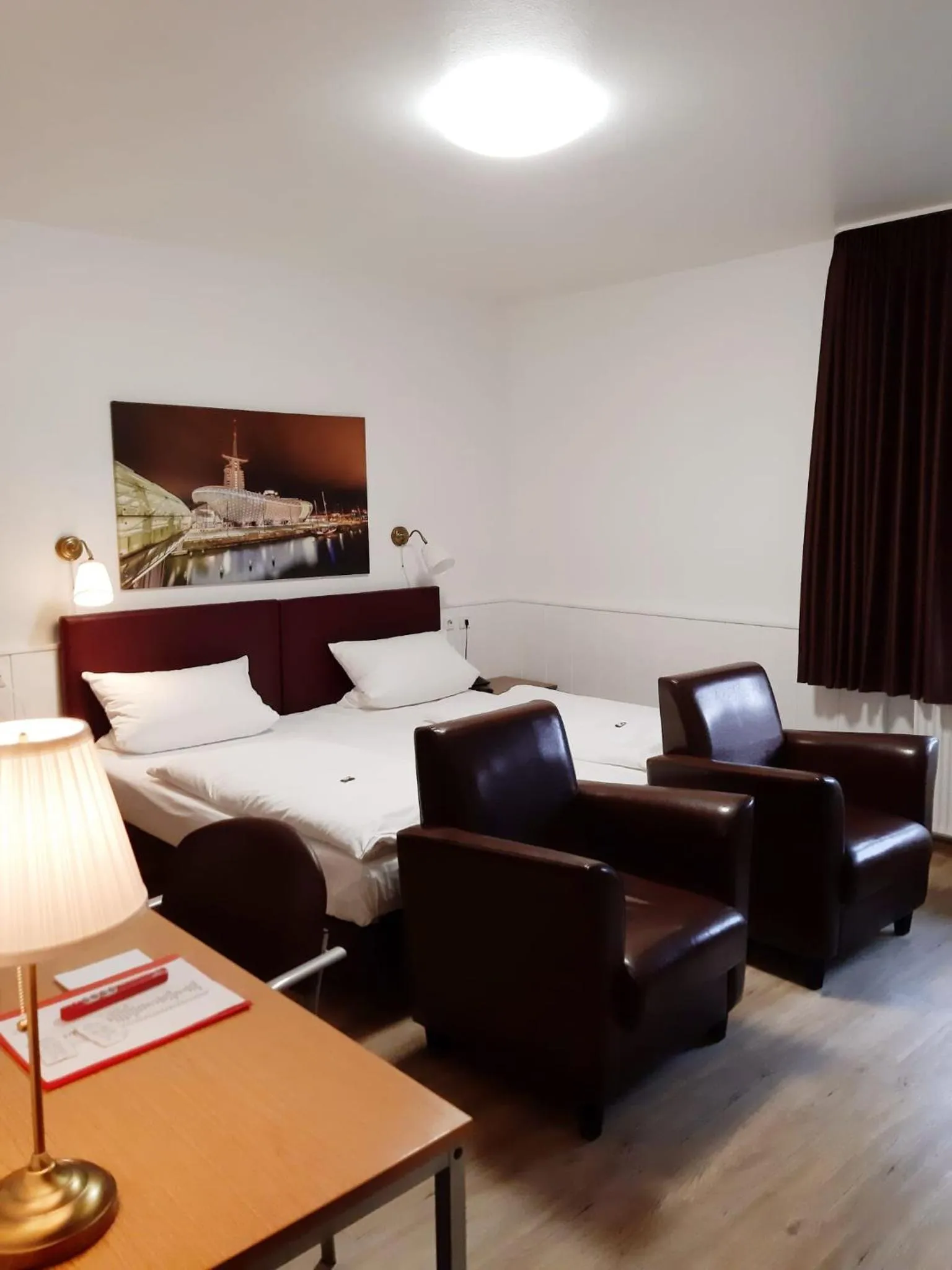 Photo of the whole room, Bed in Hotel Columbus und Glamping