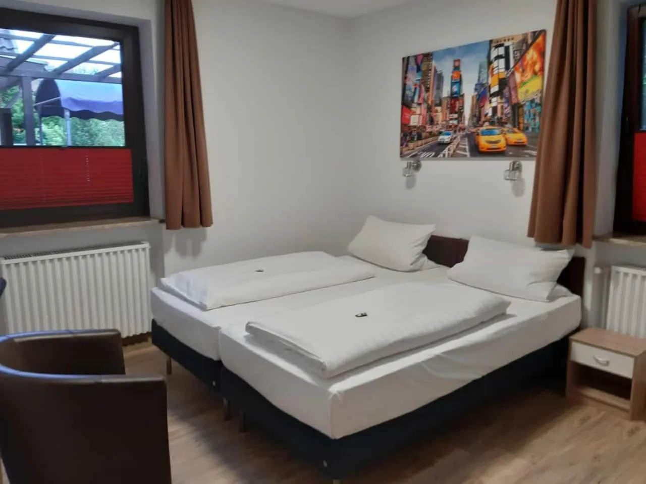 Photo of the whole room, Bed in Hotel Columbus und Glamping