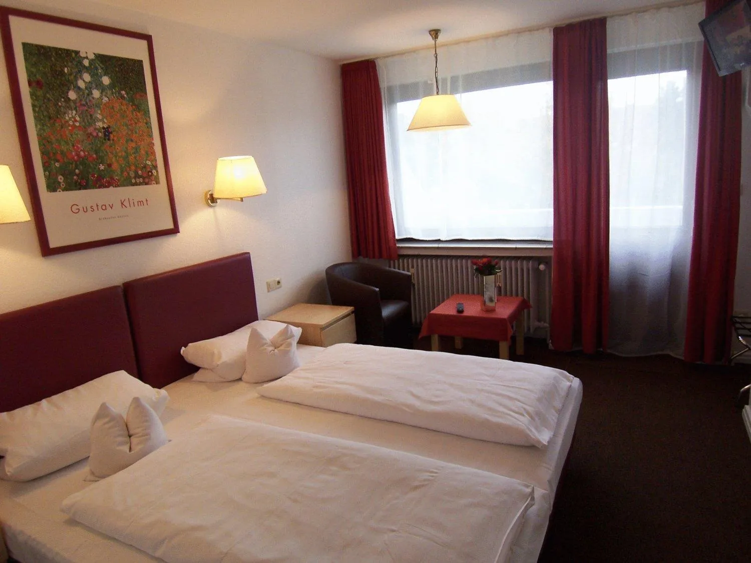 Photo of the whole room, Bed in Hotel Columbus und Glamping