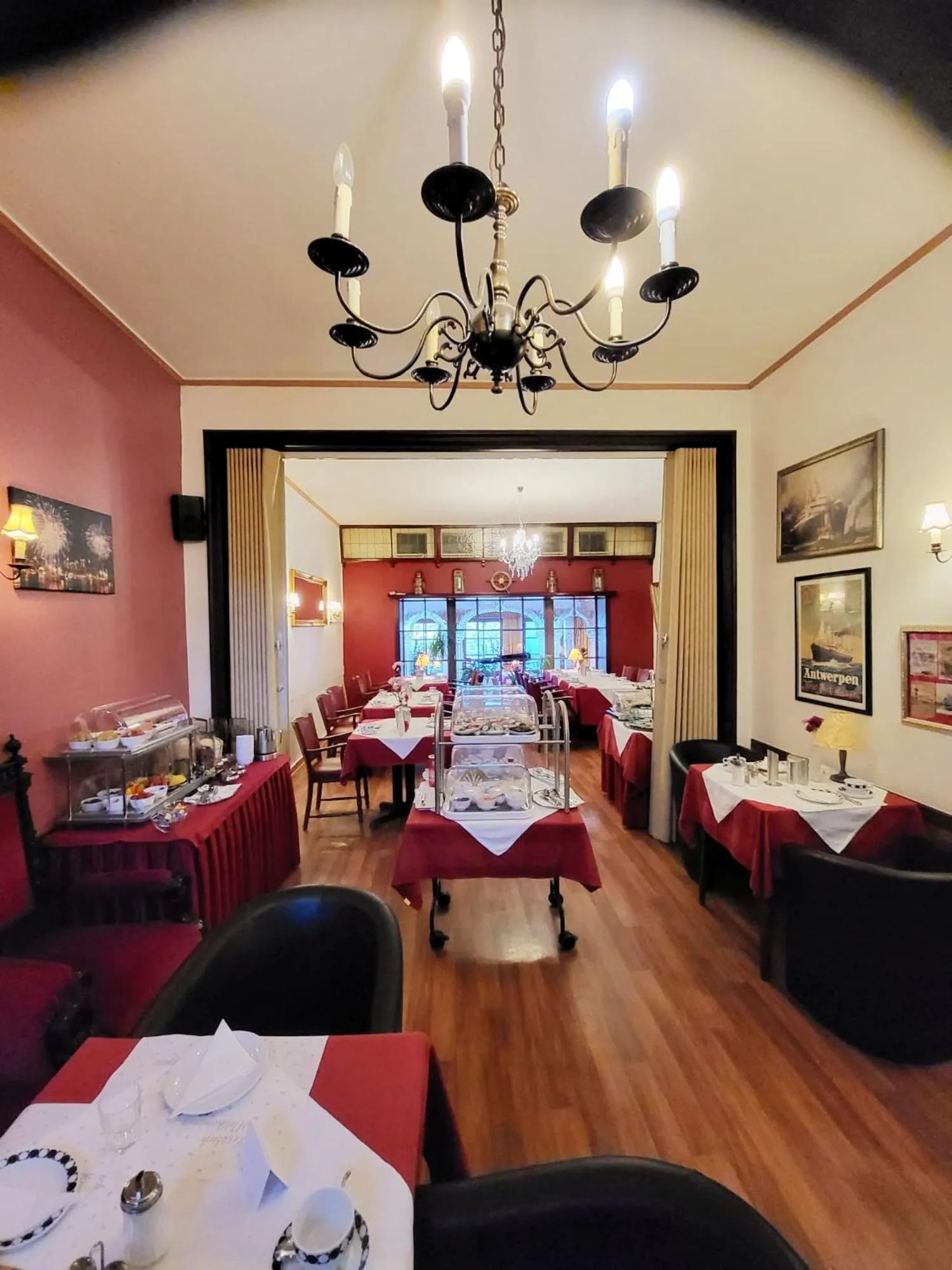 Restaurant/places to eat in Hotel Columbus und Glamping