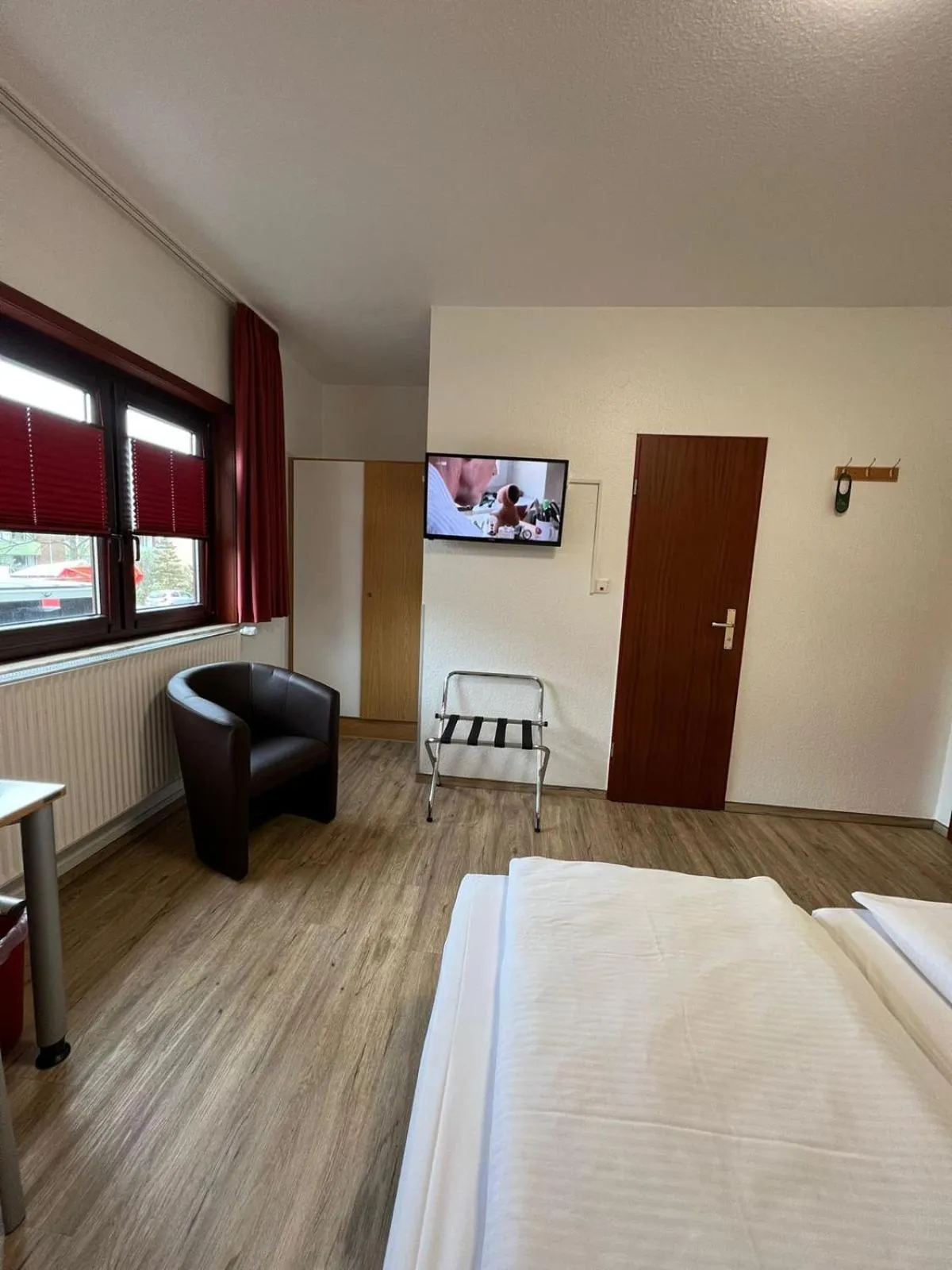 Photo of the whole room, Bed in Hotel Columbus und Glamping