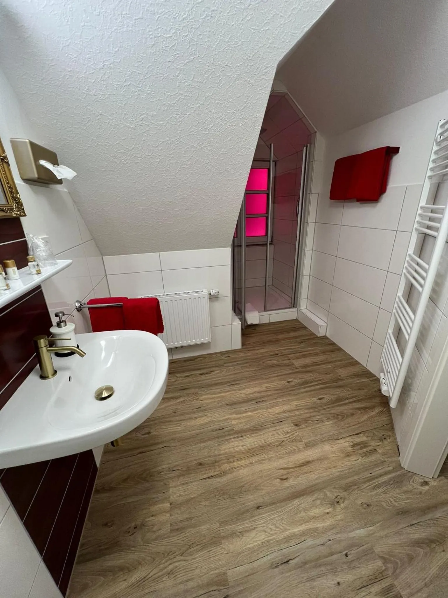 Photo of the whole room in Hotel Columbus und Glamping