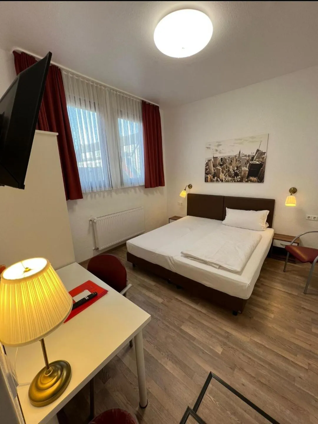 Photo of the whole room, Bed in Hotel Columbus und Glamping