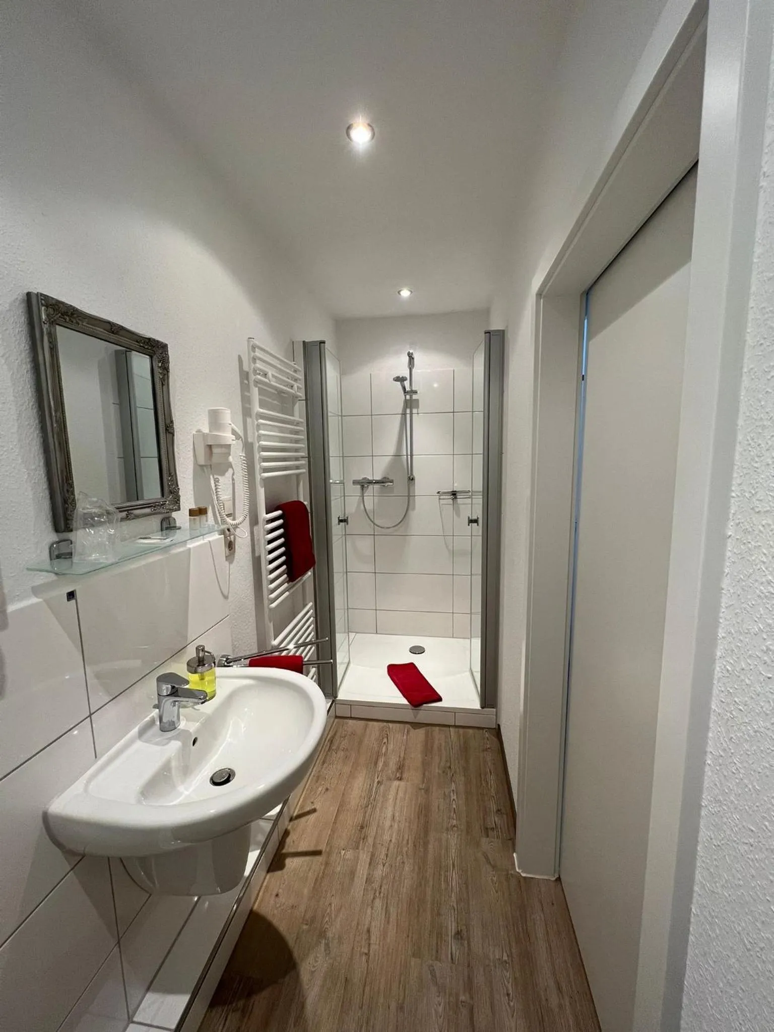 Toilet in Hotel Columbus und Glamping