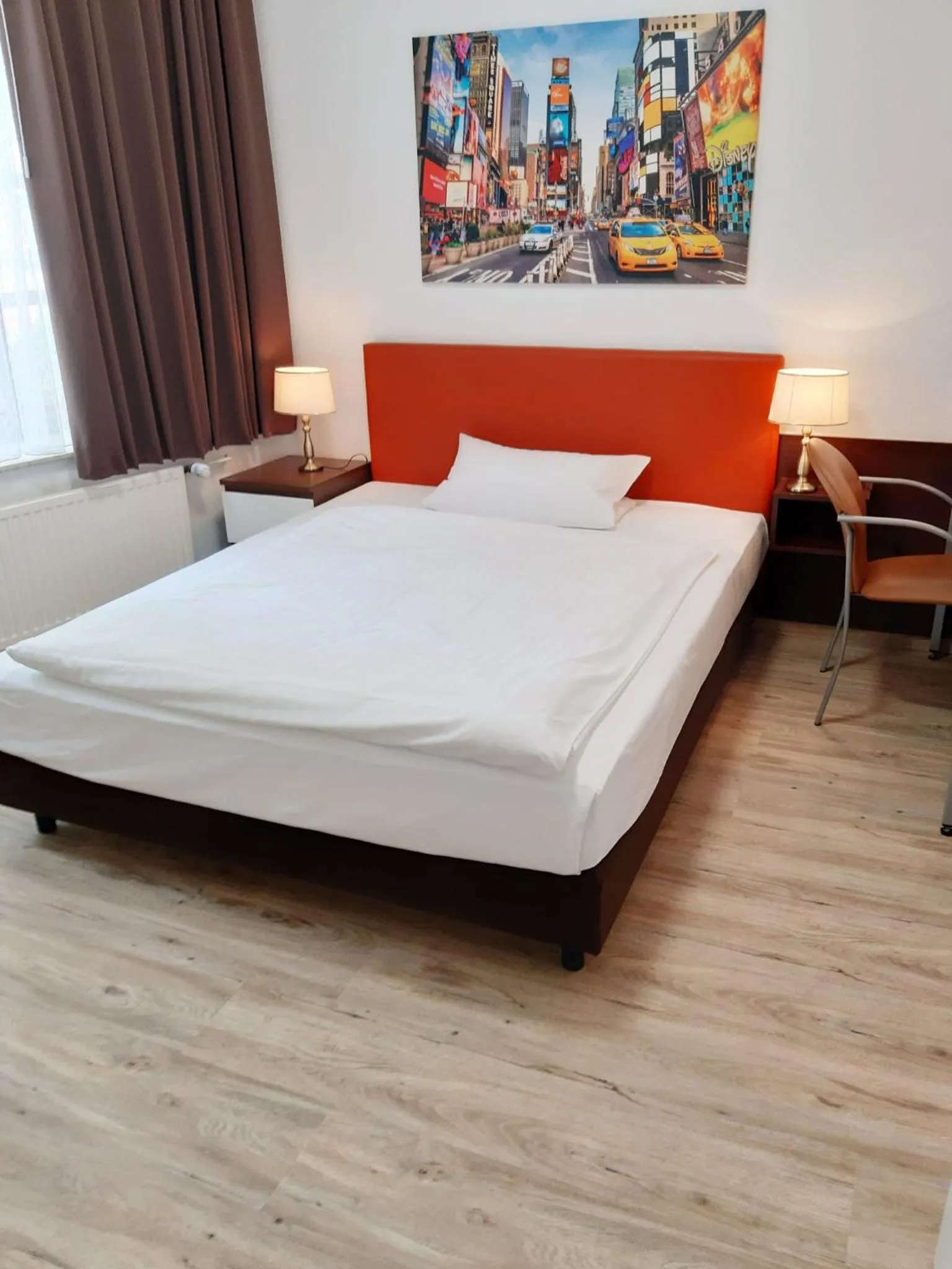 Photo of the whole room, Bed in Hotel Columbus und Glamping