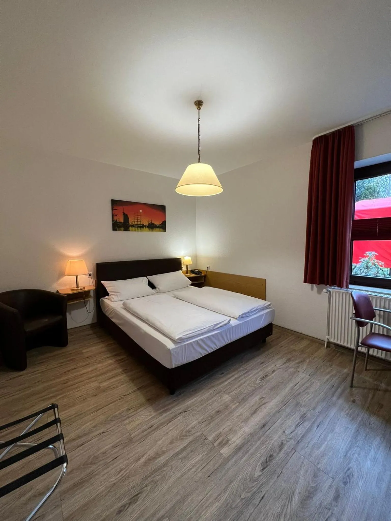 Photo of the whole room, Bed in Hotel Columbus und Glamping