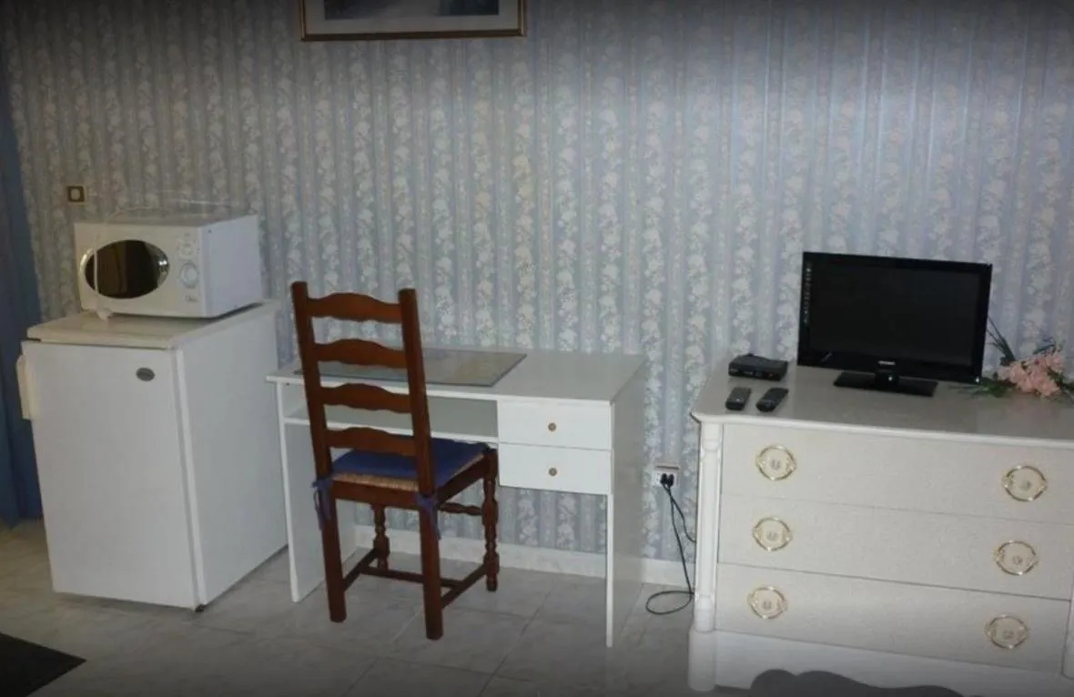 Communal lounge/ TV room in Domaine De Rode Buze