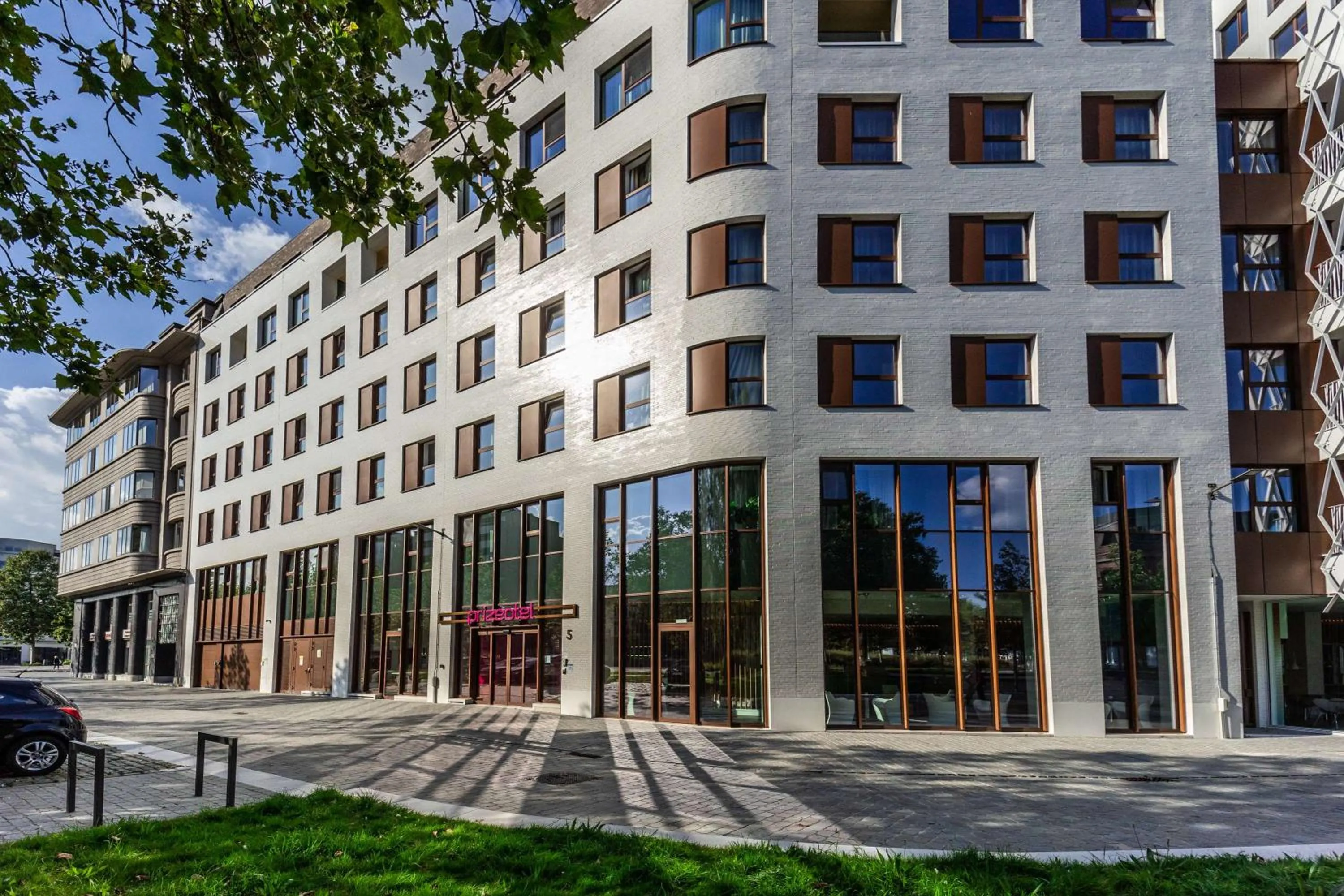 Property building in Prize by Radisson, Antwerp City