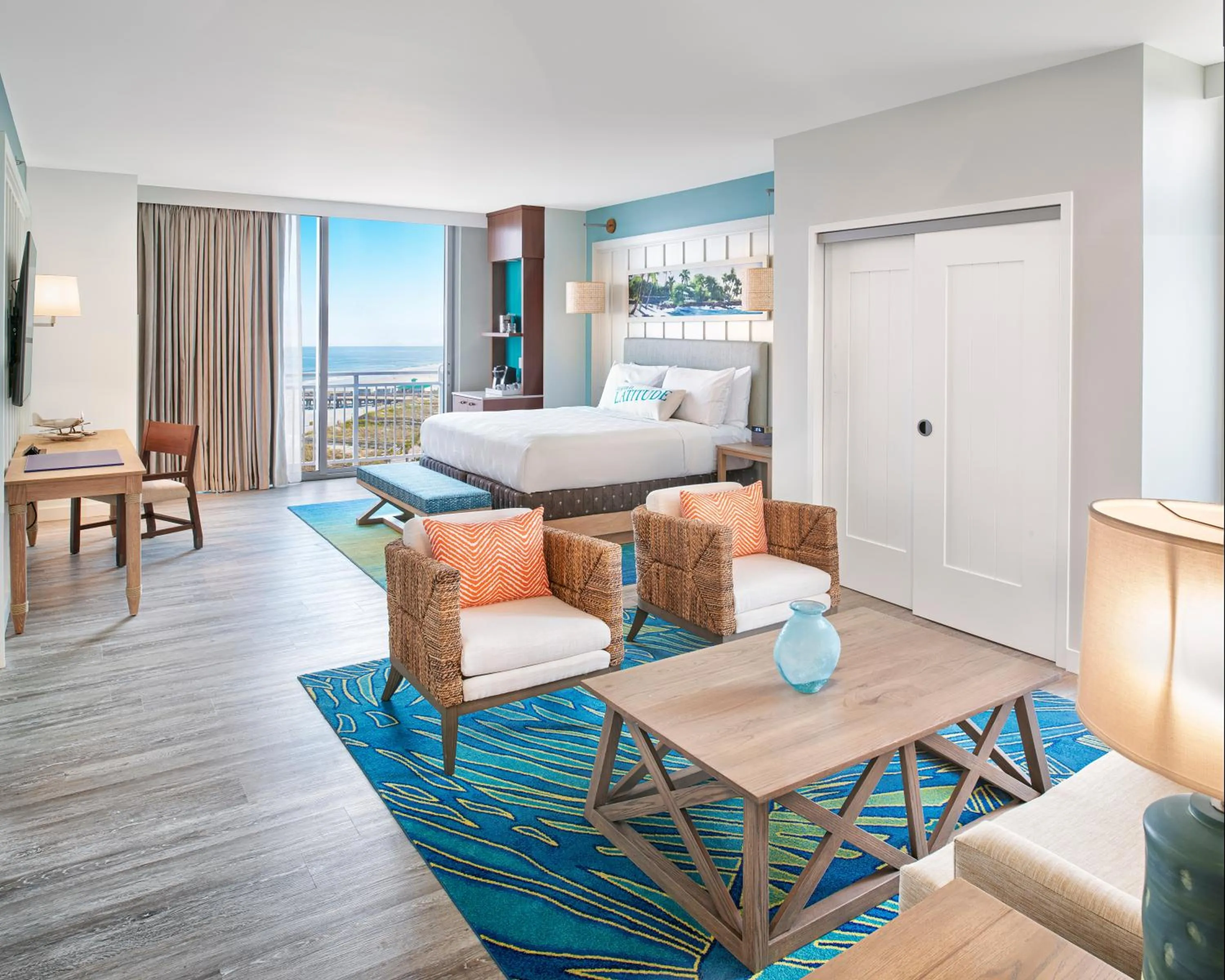 Photo of the whole room, Bed in Margaritaville Jacksonville Beach