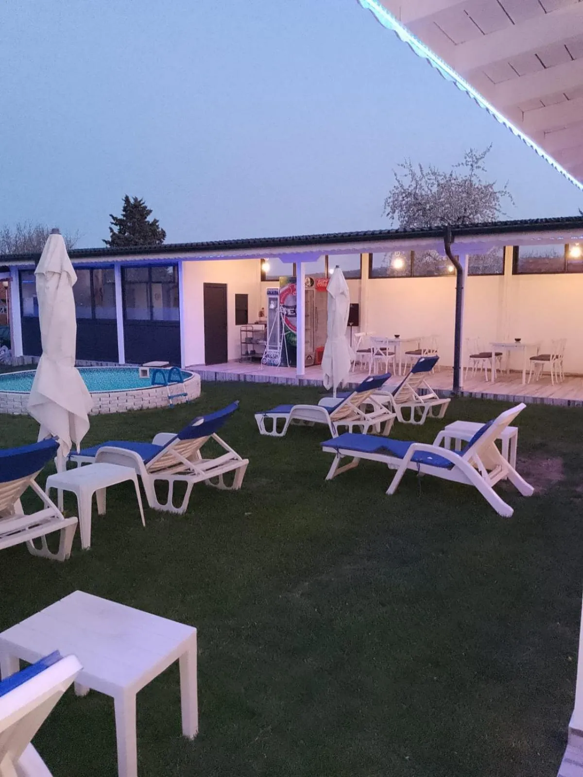 Patio in Weißer Schwan Белият лебед