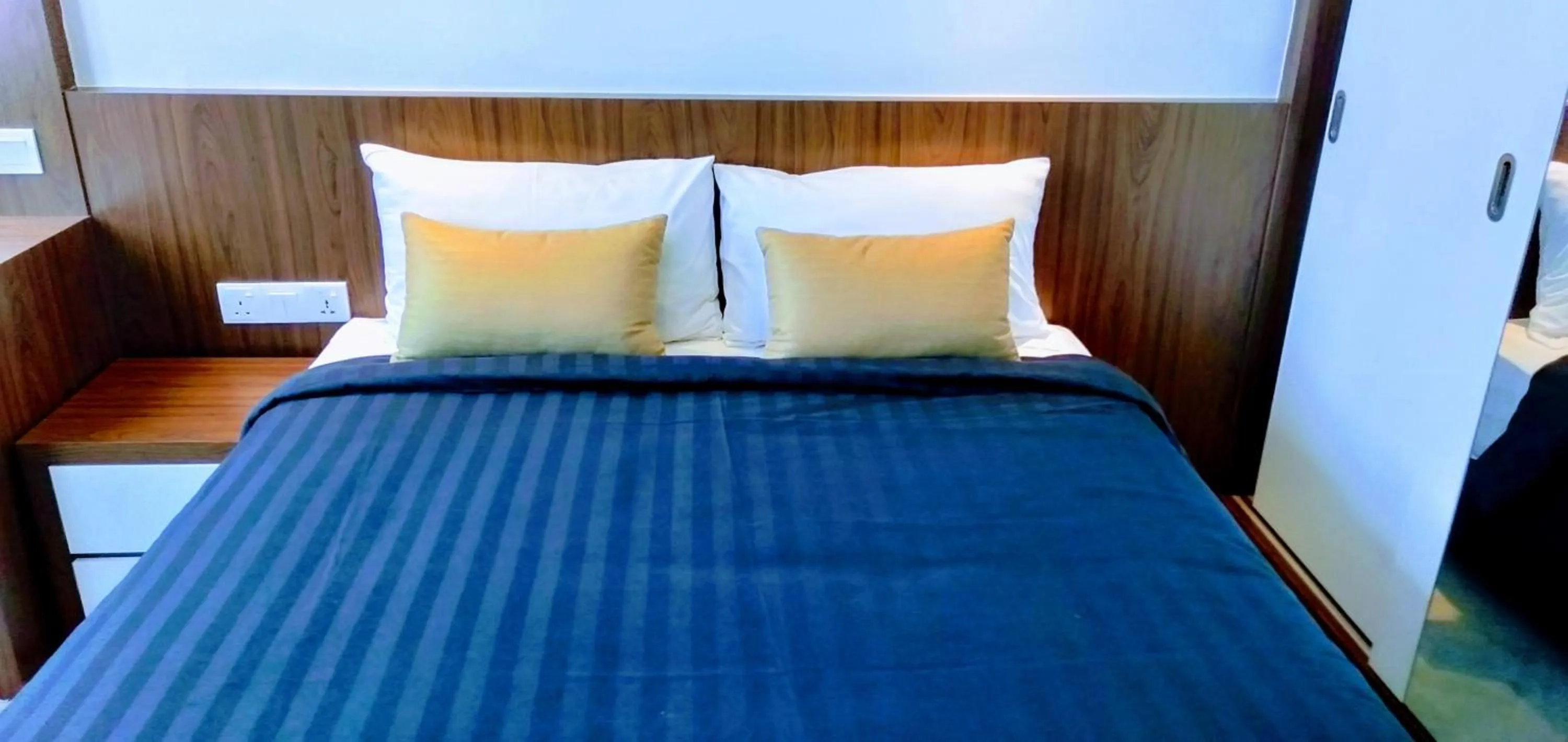 Bed in UTM Hotel & Residence