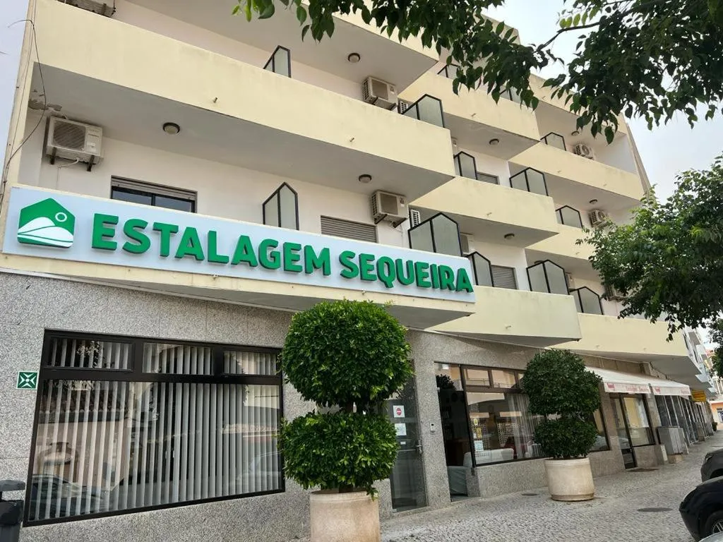 Property building in Estalagem Sequeira