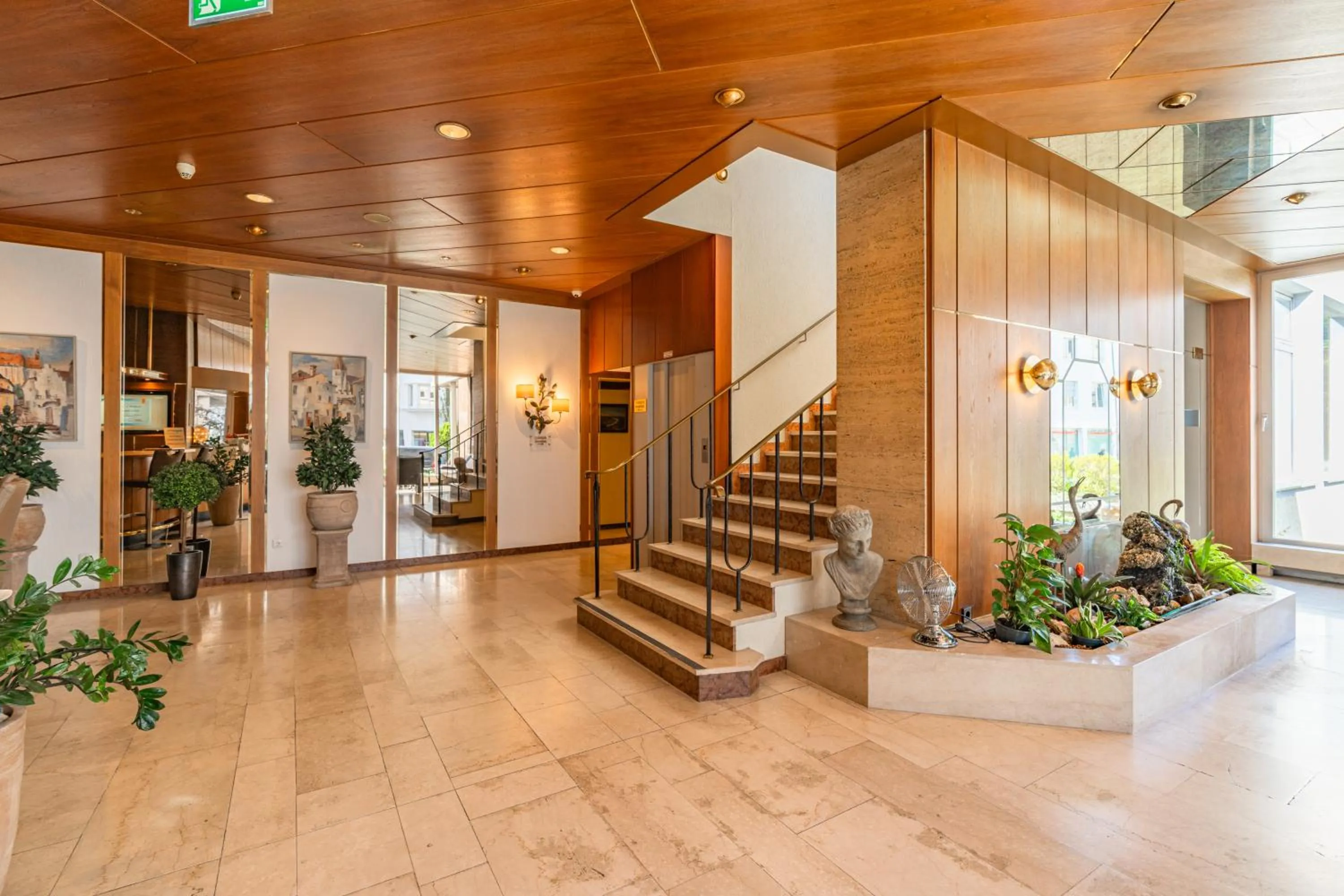 Lobby or reception in Parkhotel Crombach