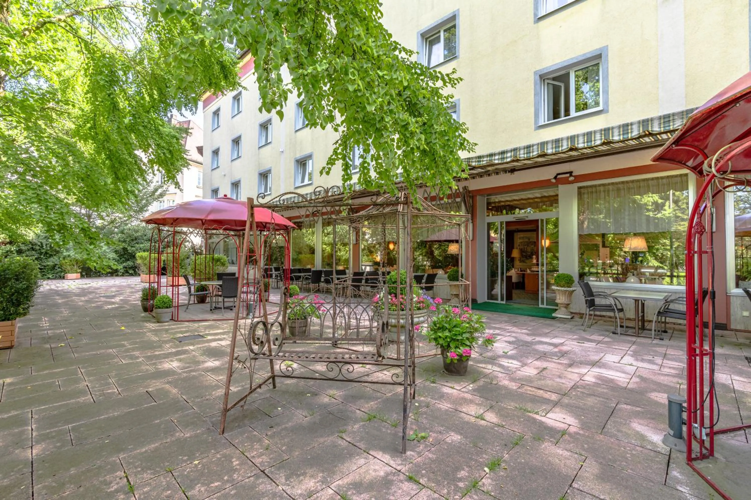 Property building in Parkhotel Crombach