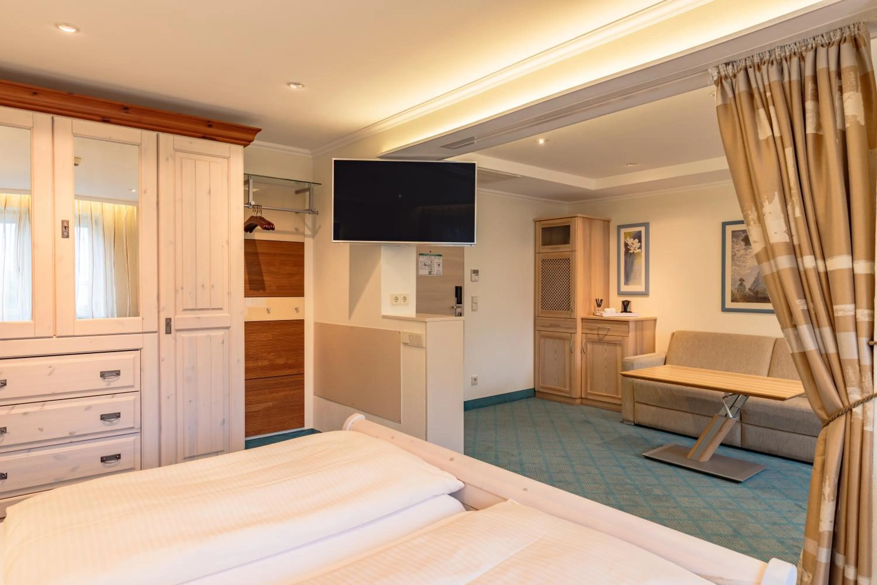 Bed in Parkhotel Crombach