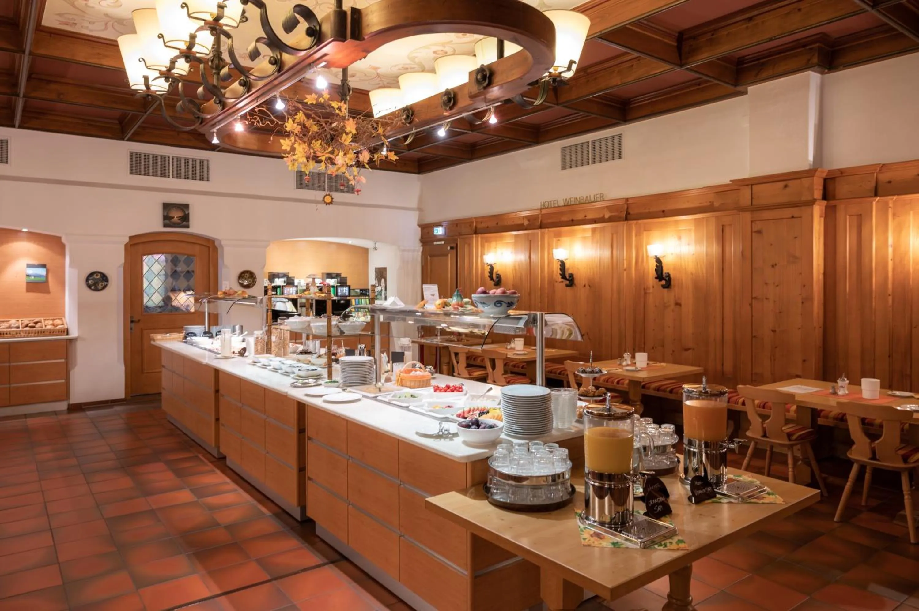 Breakfast in Hotel Weinbauer