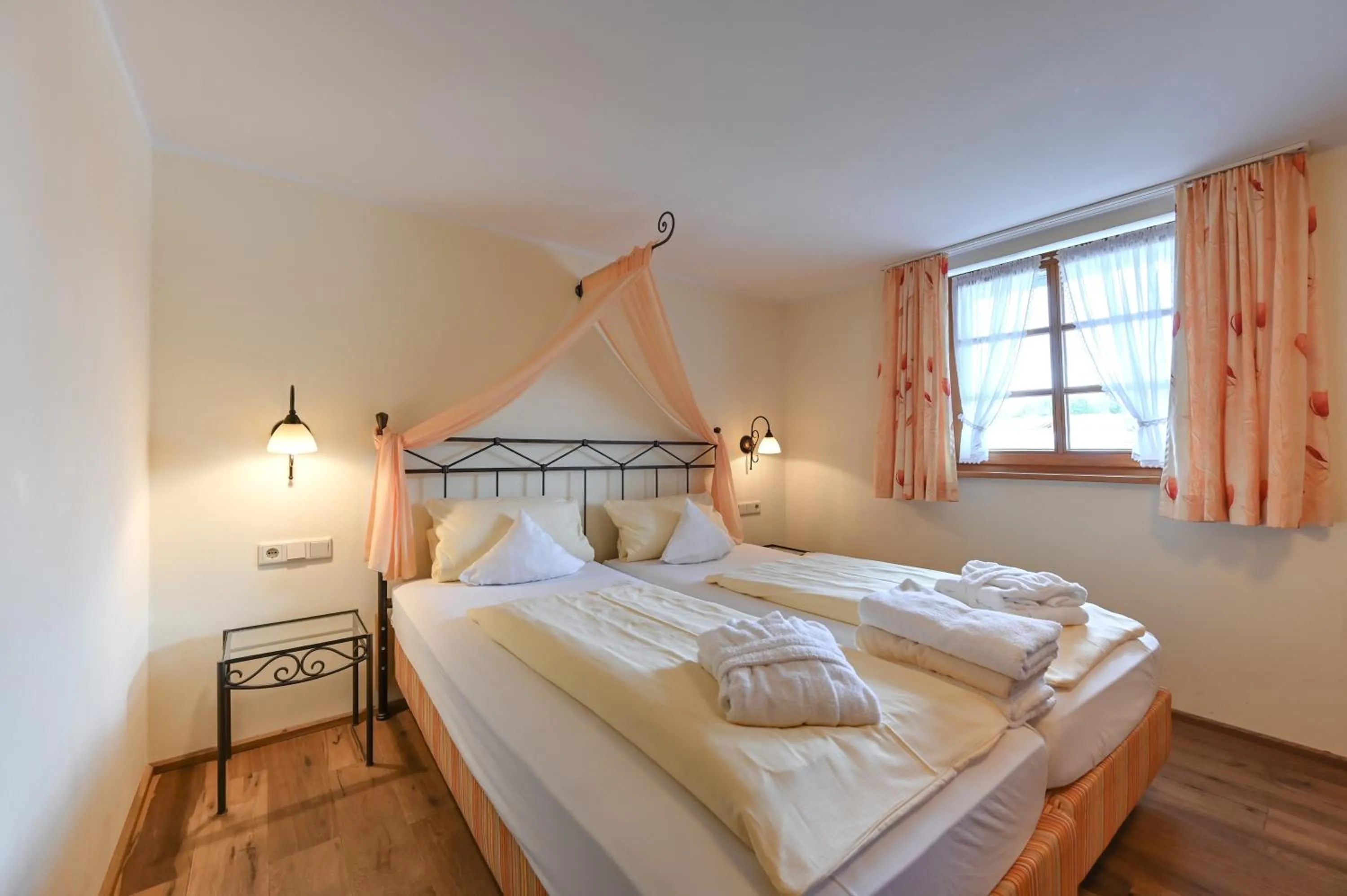 Bed in Hotel Weinbauer