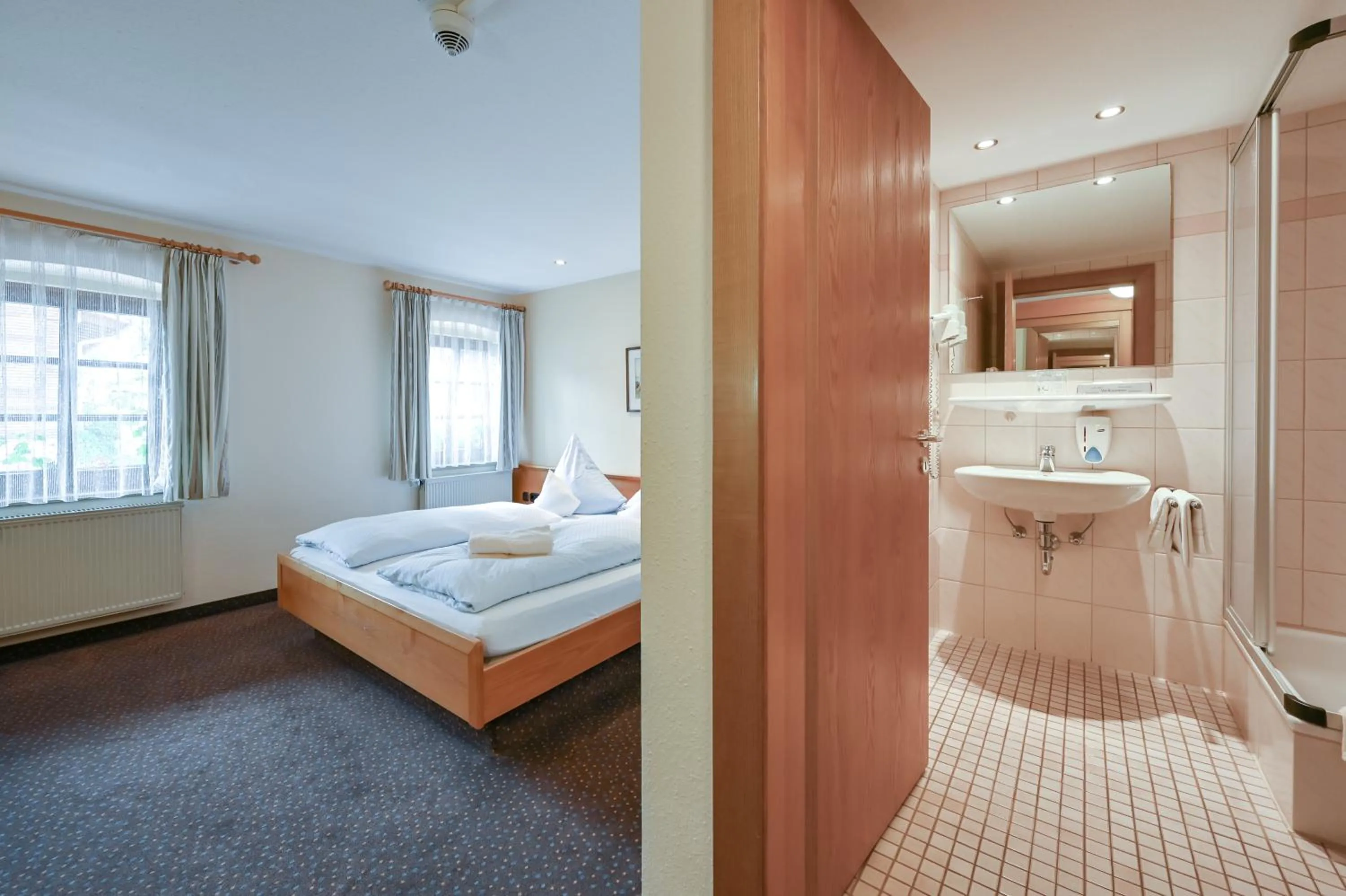 Photo of the whole room, Bed in Hotel Weinbauer