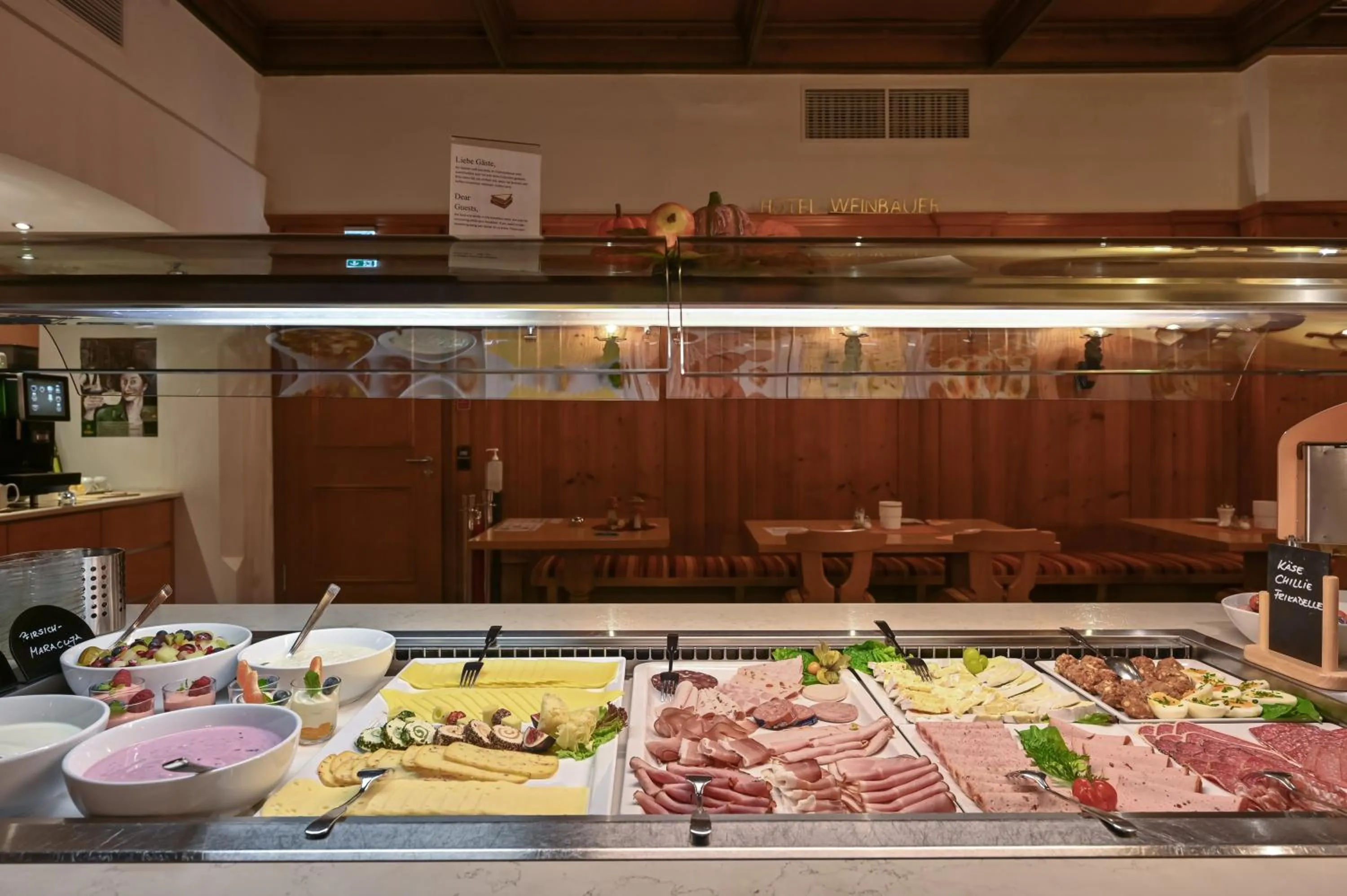 Buffet breakfast in Hotel Weinbauer