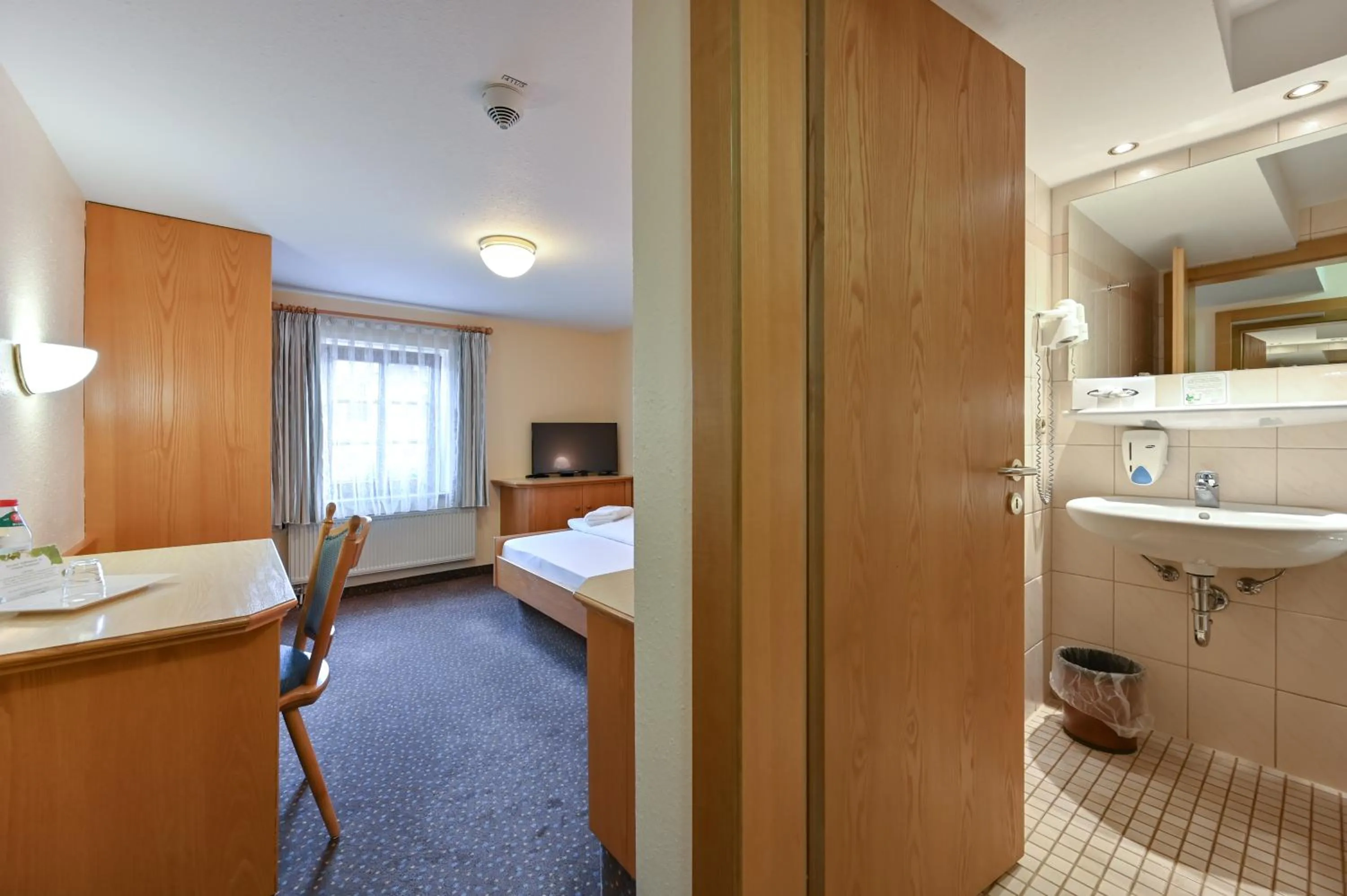 Photo of the whole room, Bed in Hotel Weinbauer