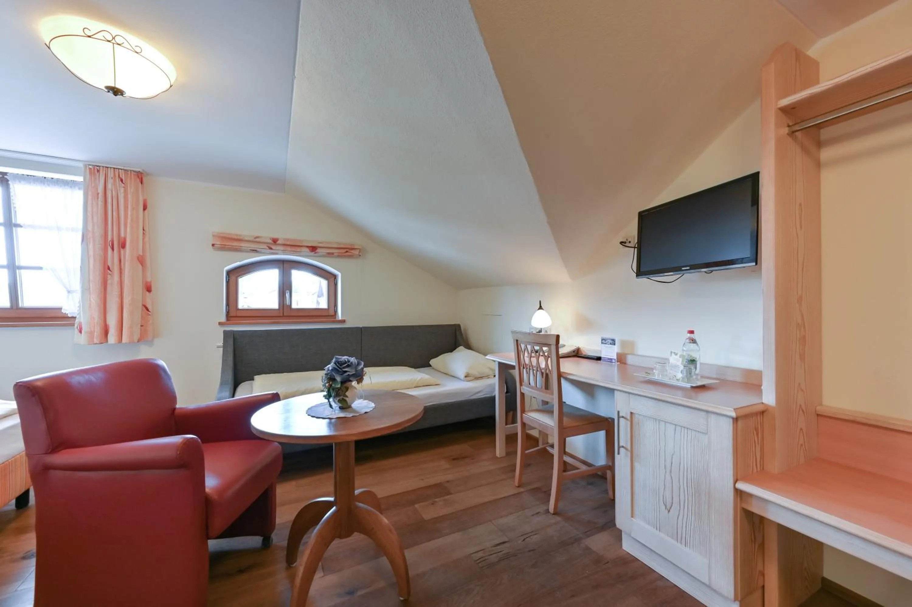 Photo of the whole room in Hotel Weinbauer