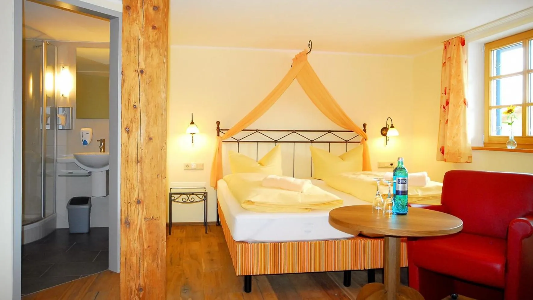 Bed in Hotel Weinbauer