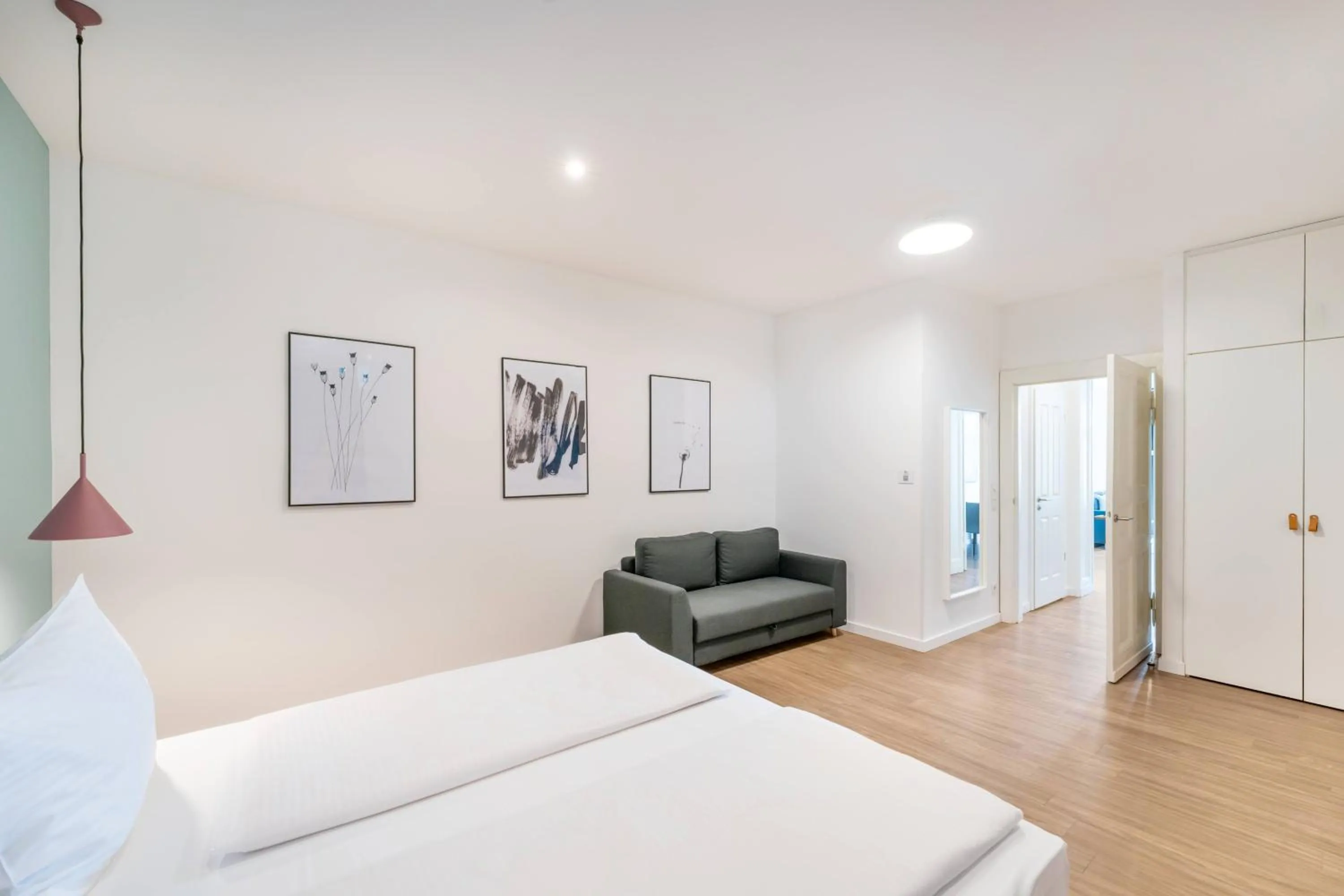 Bedroom, Bed in BENSIMON apartments Mitte/Wedding