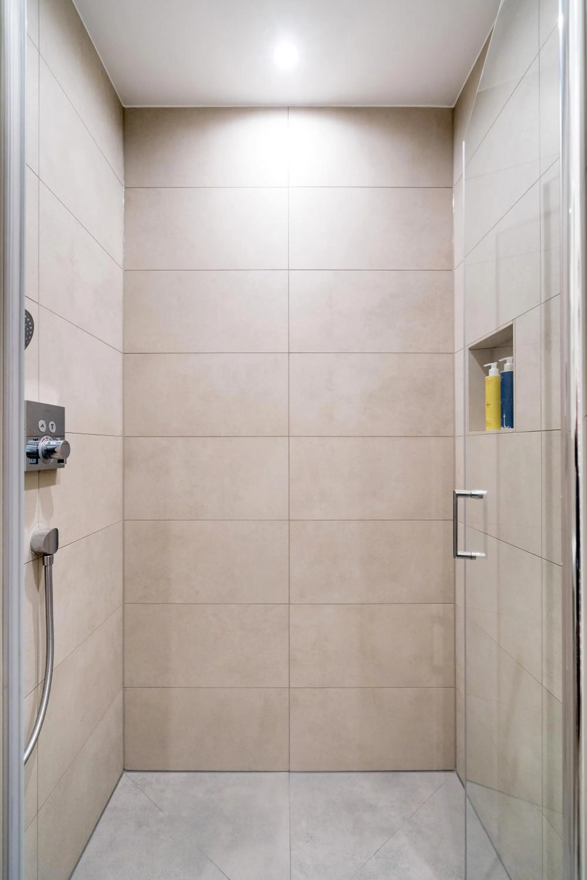 Bathroom in BENSIMON apartments Mitte/Wedding