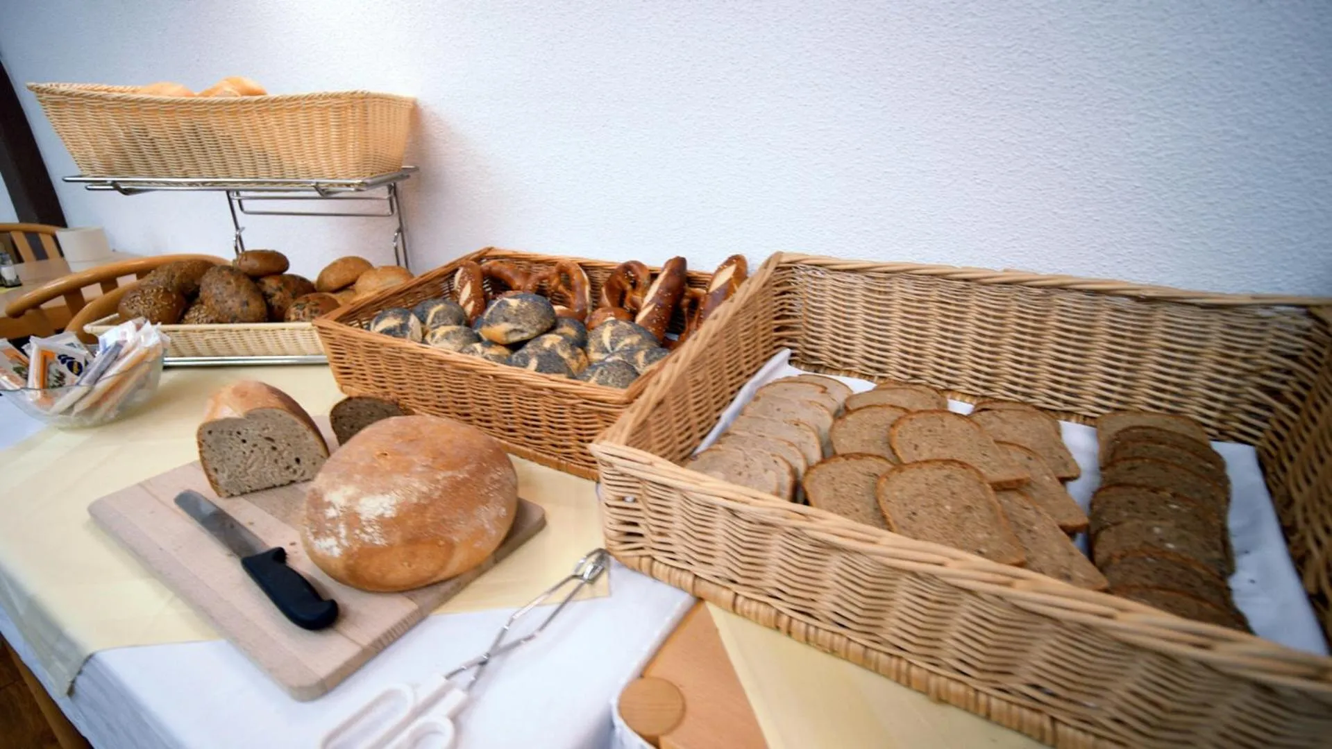 Breakfast in Hotel SunParc - SHUTTLE zum Europa-Park Rust 4km & Rulantica 2km