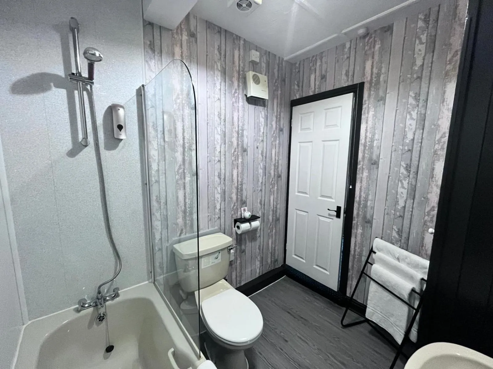 Shower in Black Bull Hotel