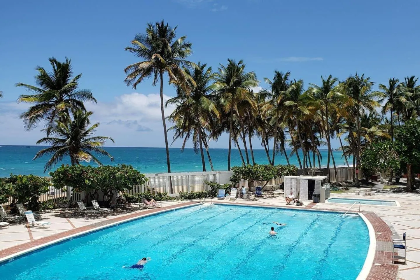 KASA El Sol by the Sea with Pool and Parking