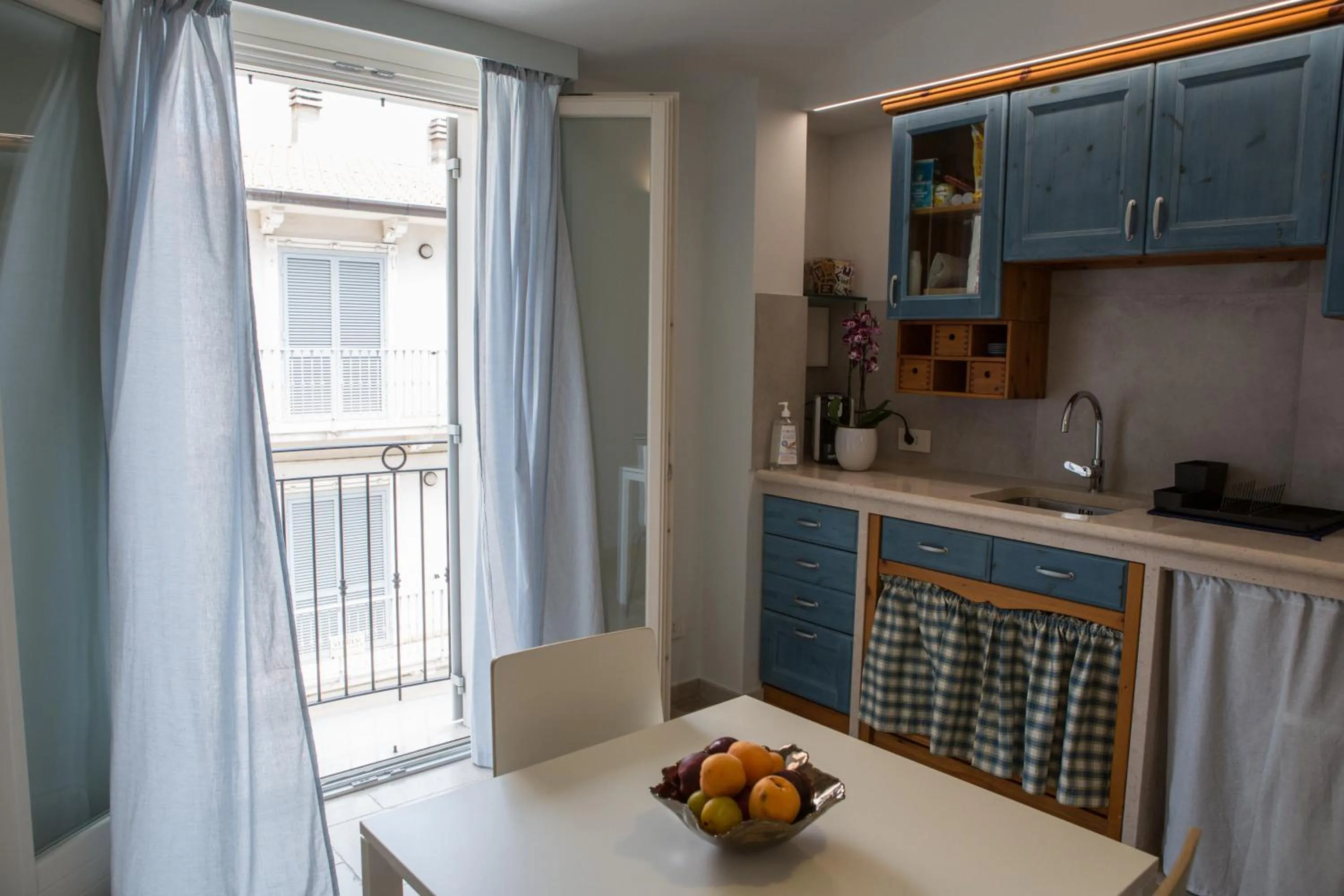 Kitchen or kitchenette in B&B Borgo Marinaro