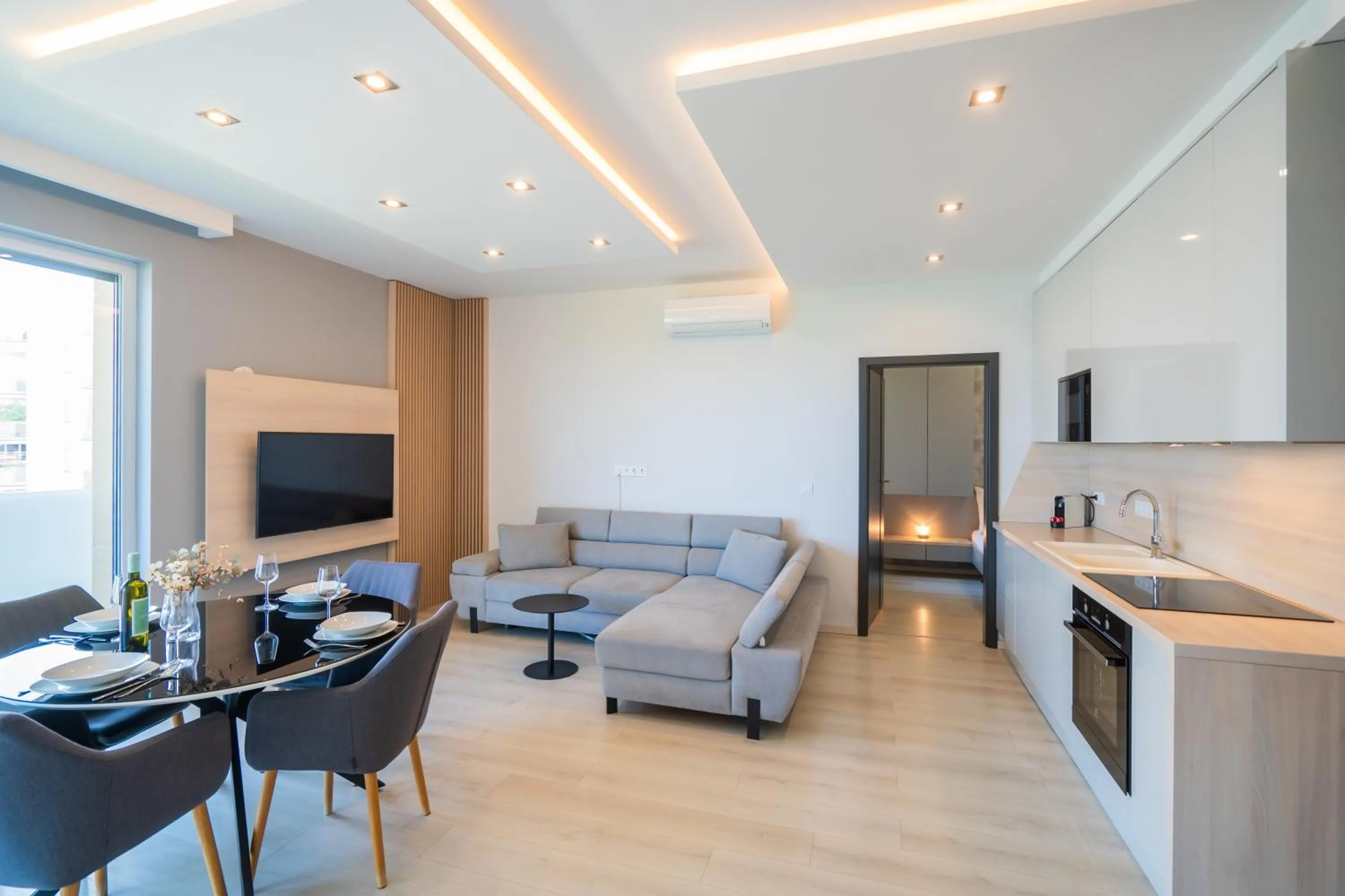 Communal lounge/ TV room in MyFlat Casa Galerius Apartment