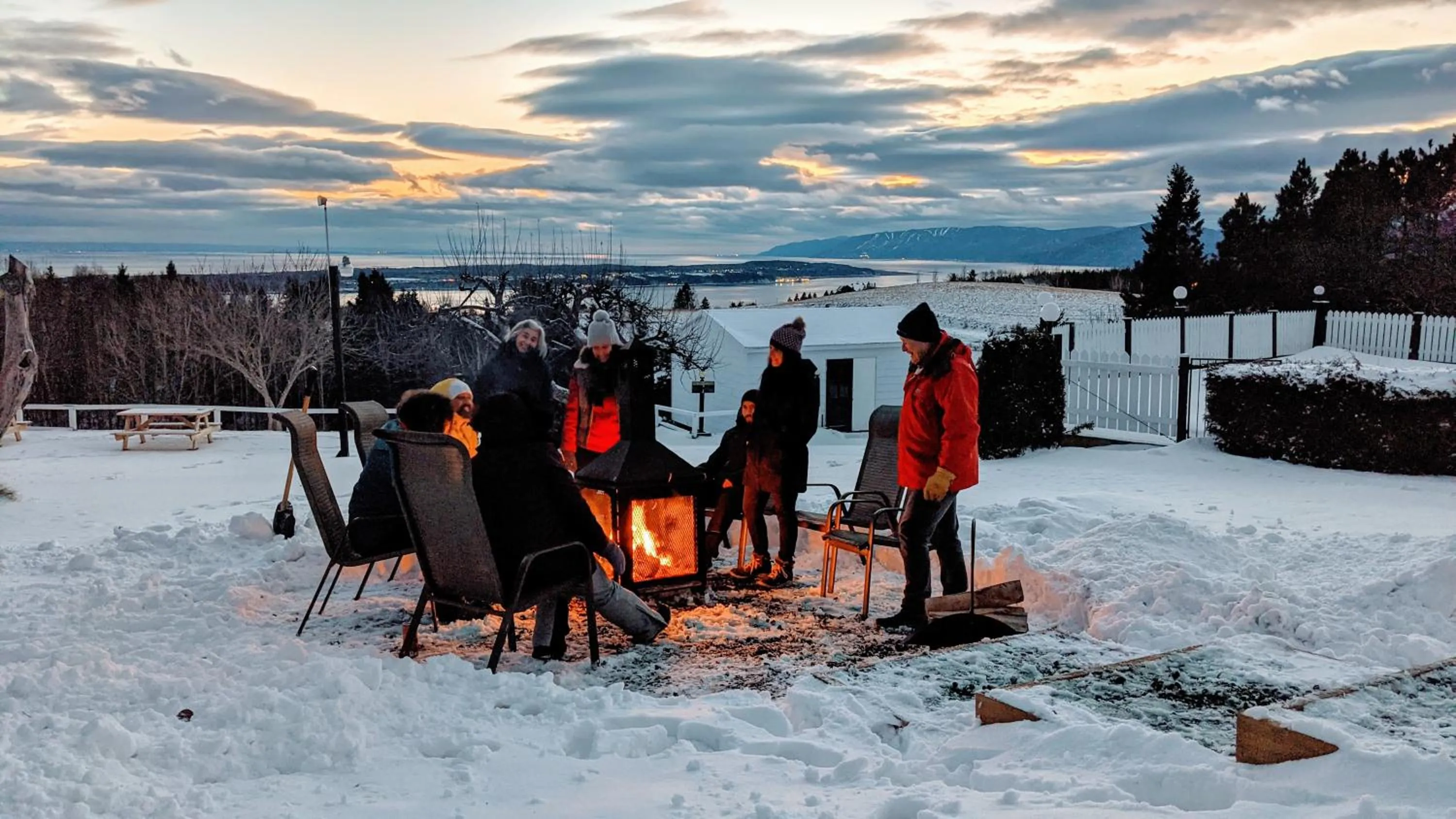 People in Auberge de nos Aieux